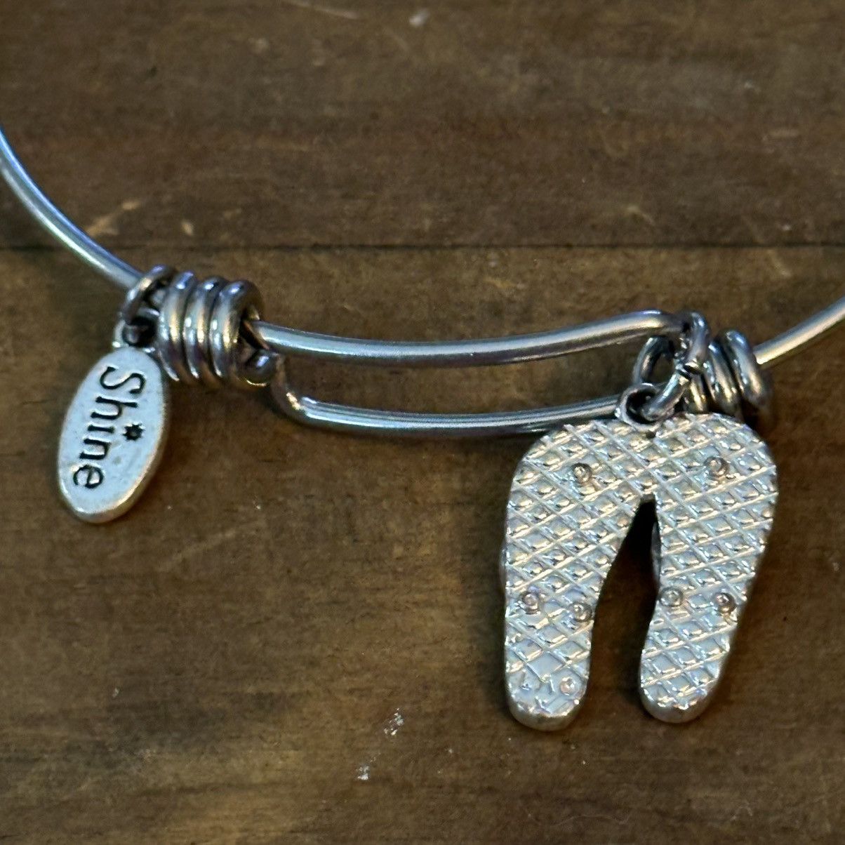 Other Silver tone rhinestone flip flops expandable bangle bracelet Size ONE SIZE - 3 Thumbnail