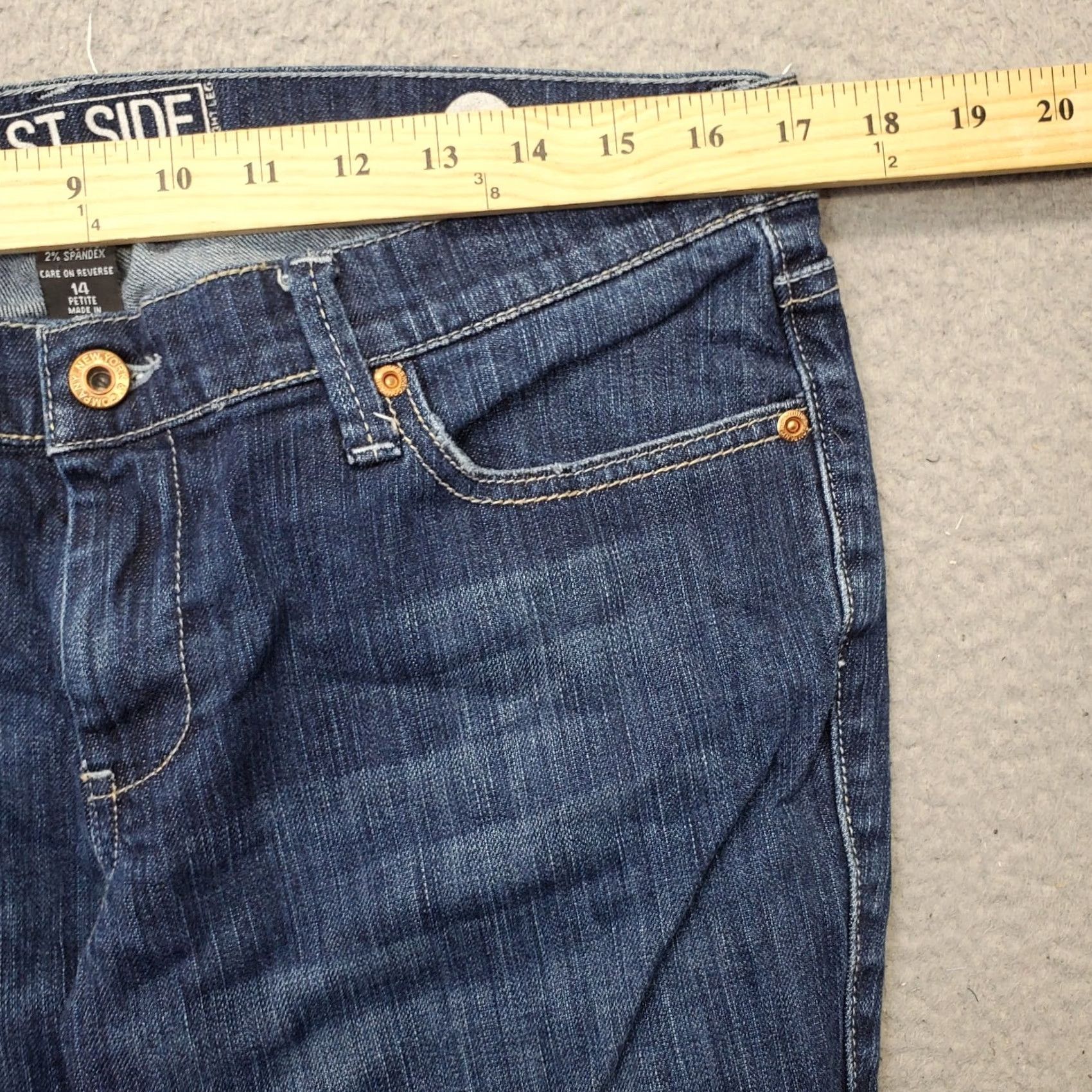 Vintage New York & Company Jeans Womens 14P Petite Blue Denim Straight Stretch Whiskered 5-Pocket Design Regular Waist 28.5 Inseam 38" Outseam Size 36" / US 14 / IT 50 - 6 Thumbnail