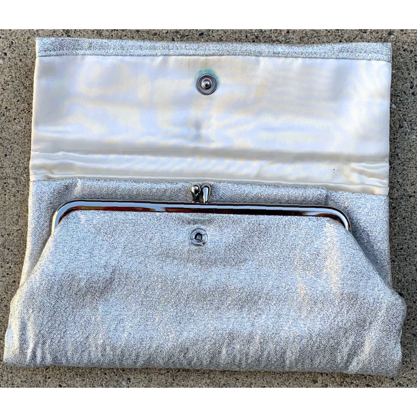 Vintage VINTAGE Mid-Century Modern Clutch Bag Silver Fabric Lady Buxton Womens Size ONE SIZE - 7 Thumbnail