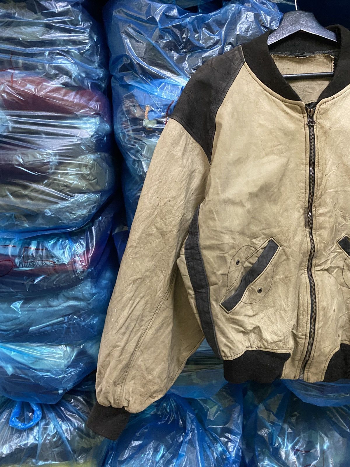 Other Mike Kurtis Paris Two-Tone Leather Bomber Jacket Distressed Size US L / EU 52-54 / 3 - 5 Thumbnail