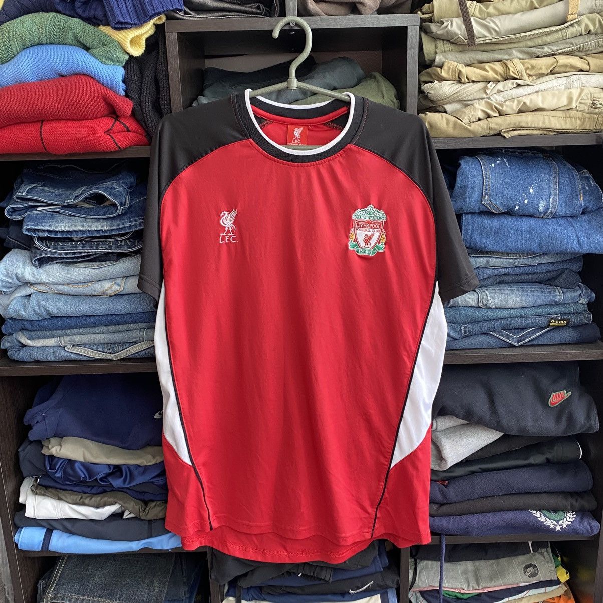 Vintage Vintage Liverpool Official Home soccer jersey Size US L / EU 52-54 / 3 - 1 Thumbnail