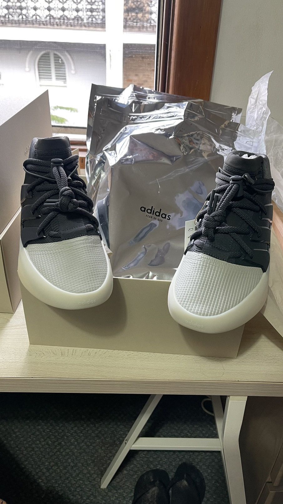 Adidas × Fear of God Fear of God Athletics Basketball 1 Black/Sesame Size US7.5M Size US 7.5 / EU 40-41 - 1 Thumbnail
