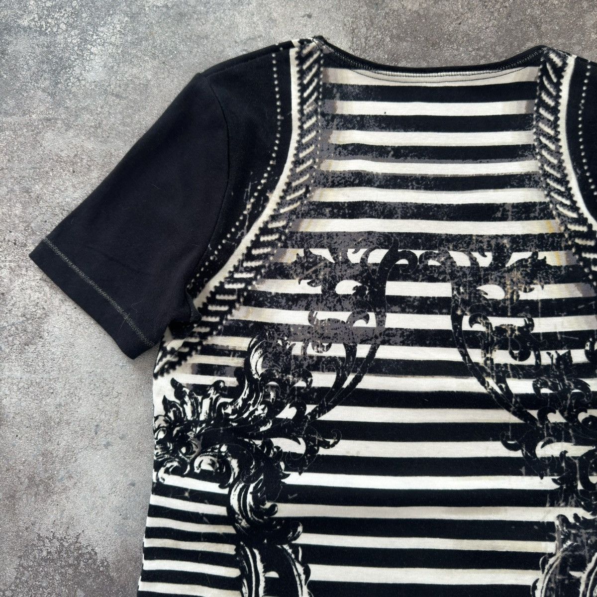 20471120 Avant Garde Vintage Unisex T-Shirt (JPG Gaultier style) Size US M / EU 48-50 / 2 - 8 Thumbnail