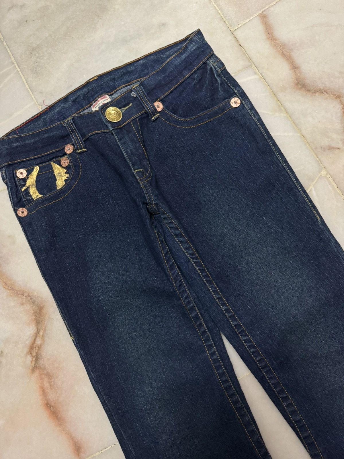 True Religion 💥RARE💥TRUE RELIGION INDIGO FLARE TWIST LEG GOLD LOGO RARE Size US 28 / EU 44 - 6 Thumbnail