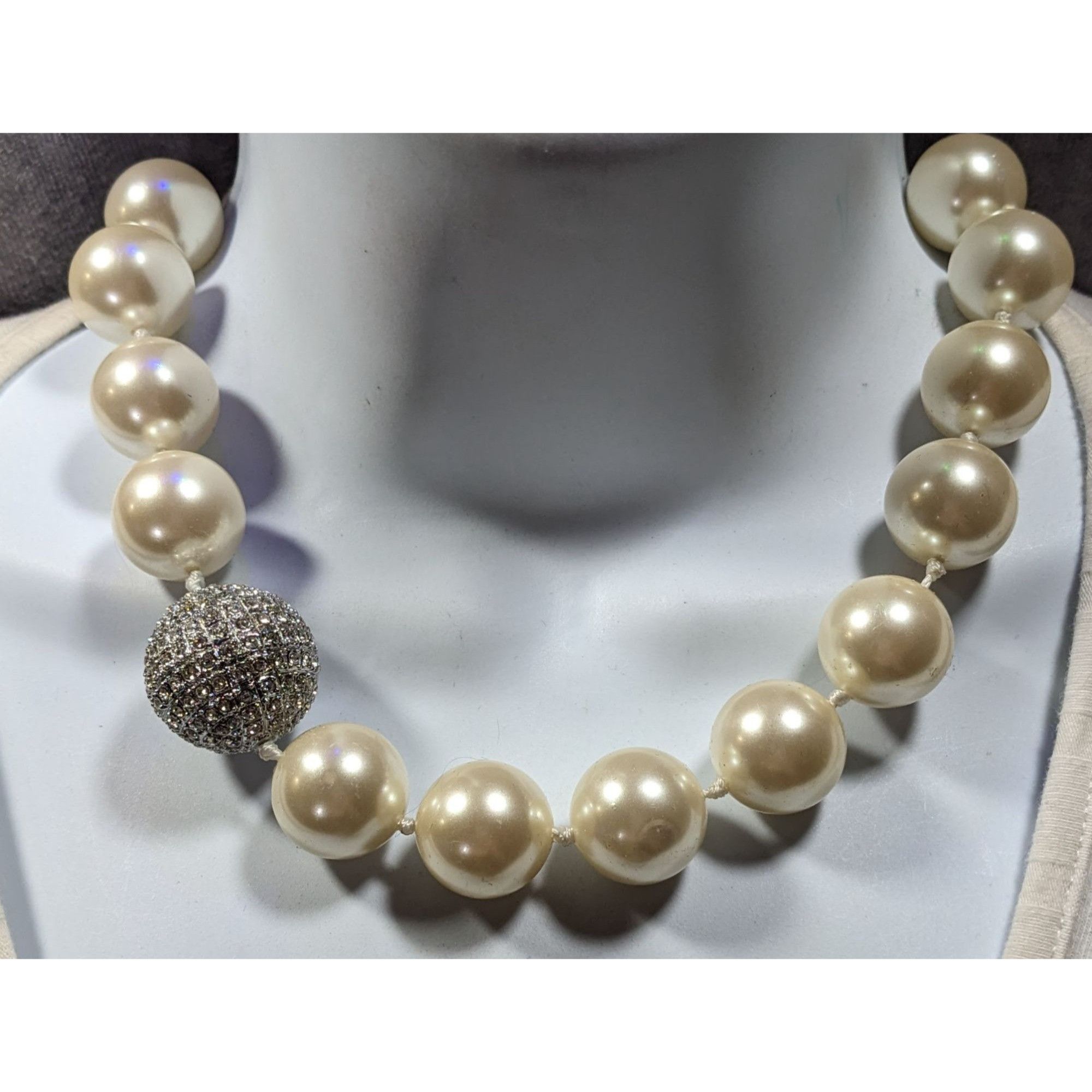 Other Vintage Glam Chunky Faux Pearl Necklace With Rhinestone Bead Size ONE SIZE - 2 Thumbnail