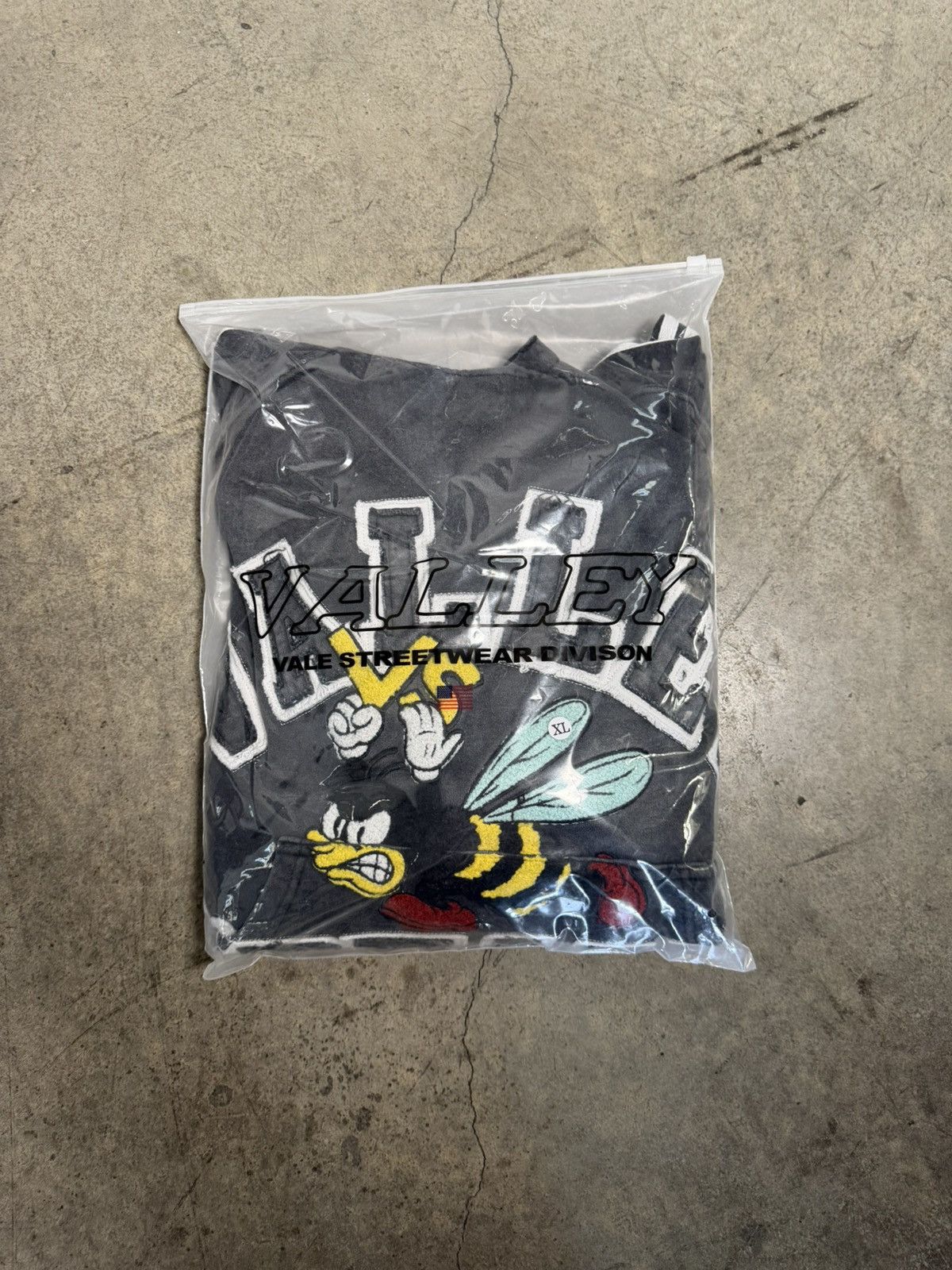 Vale Vale Forever Anthem Pullover ‘Black/Mono’ Size US XL / EU 56 / 4 - 8 Thumbnail