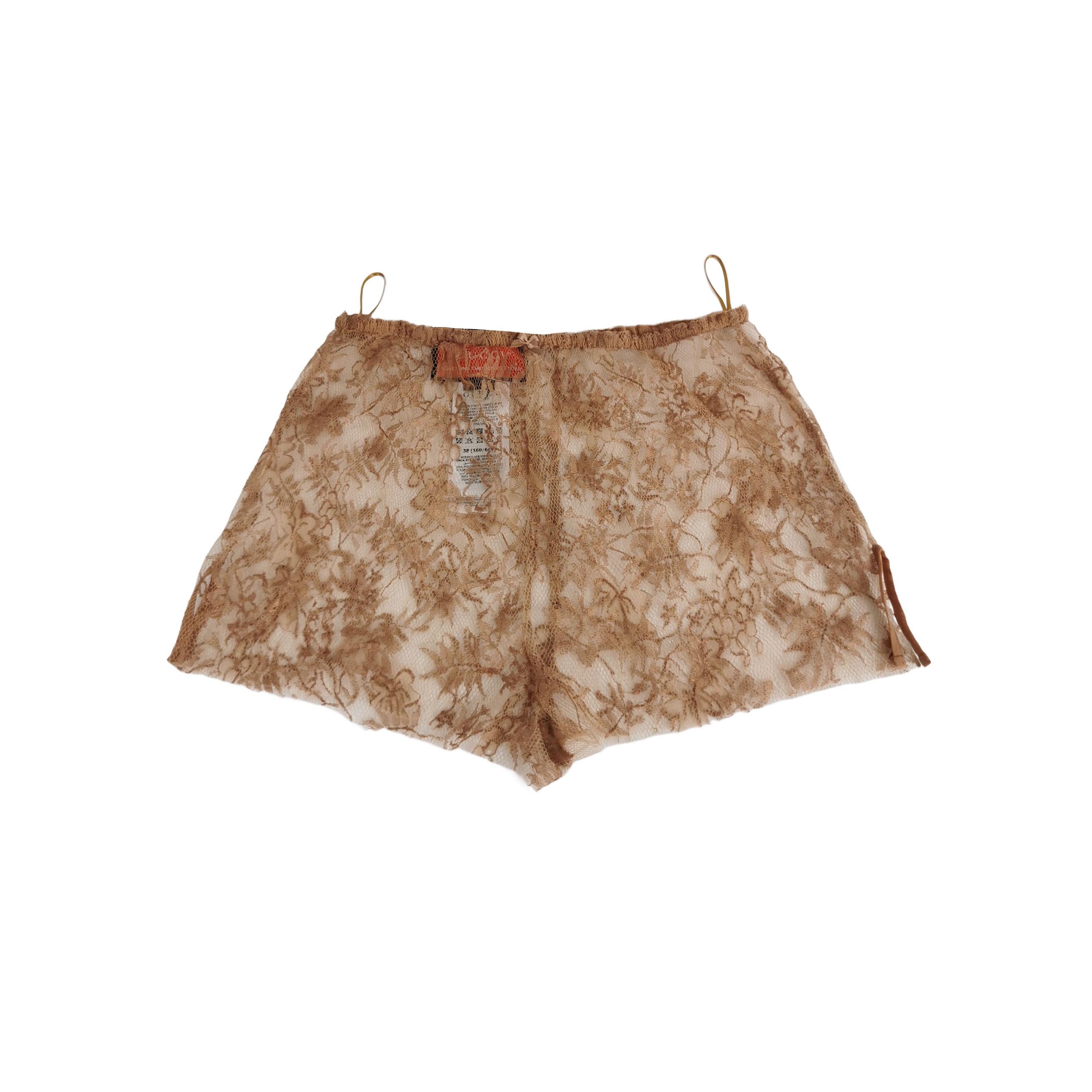 Gucci Gucci Women 38 Shorts Size 38" / US 16 / IT 52 - 1 Thumbnail
