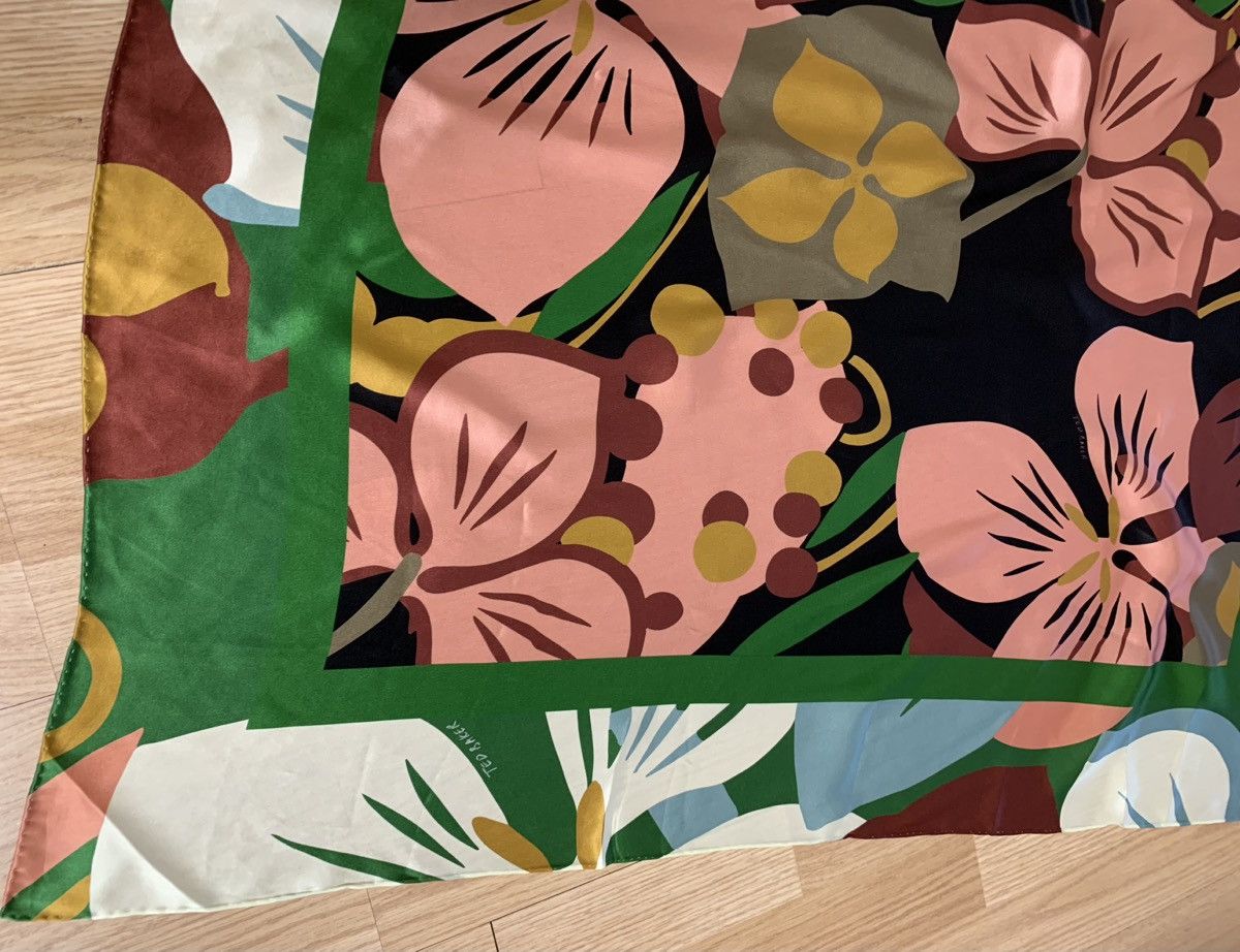 Ted Baker Ted baker flower silk flower Size ONE SIZE - 7 Thumbnail