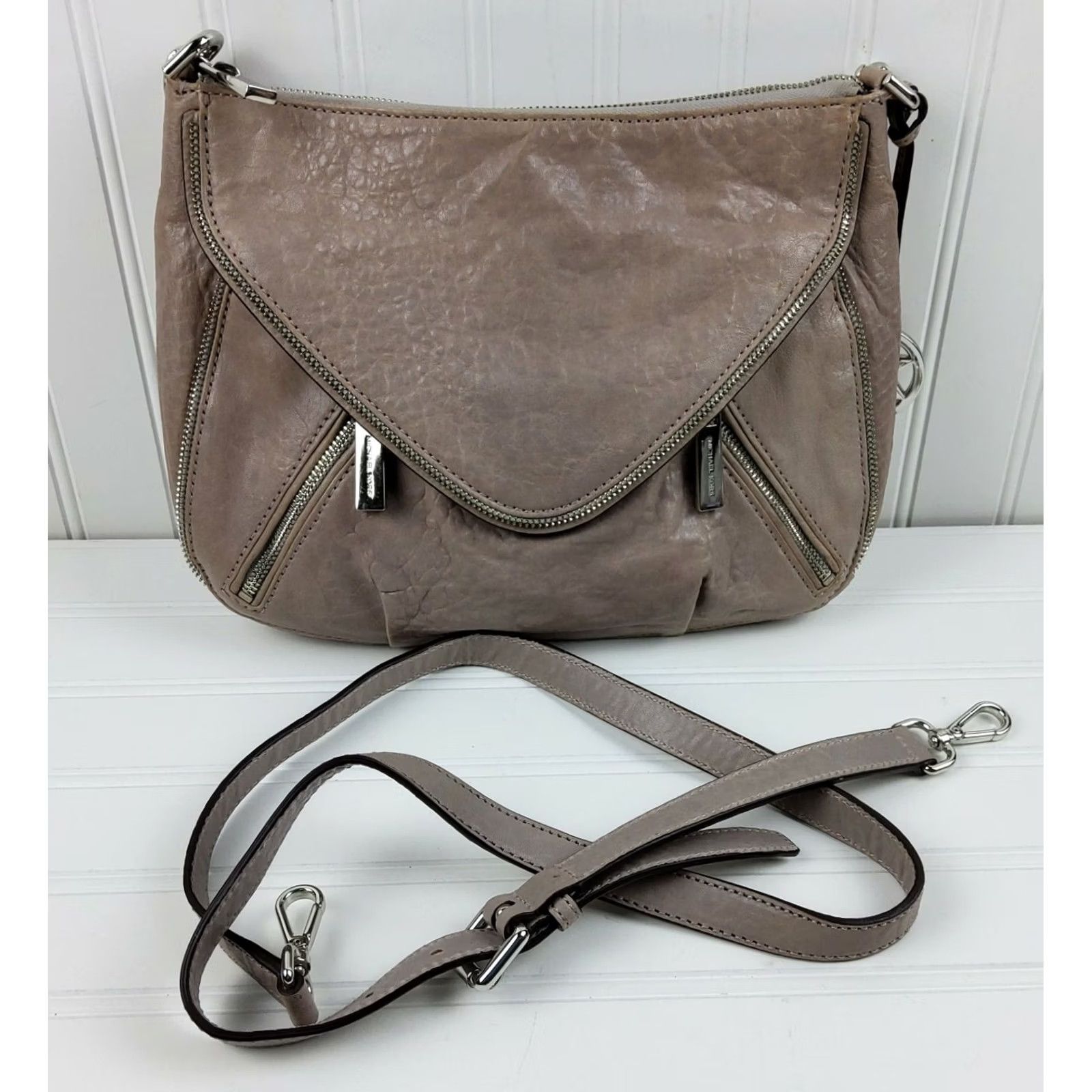 Michael Kors Michael Kors Zippers Flap Convertible Leather Shoulder Handbag Purse Taupe Size ONE SIZE - 6 Thumbnail
