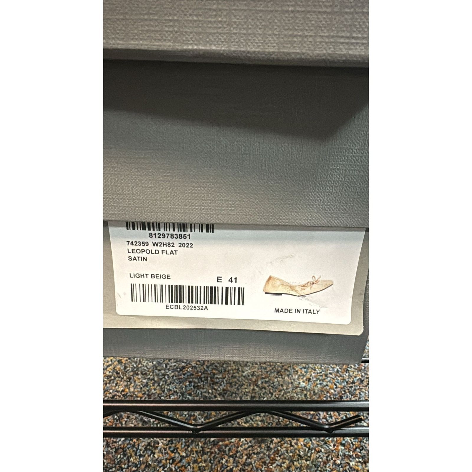 Balenciaga o1rshd1 Leopold Flat Satin Mule Shoe in Light Beige Size US 8 / EU 41 - 23 Thumbnail