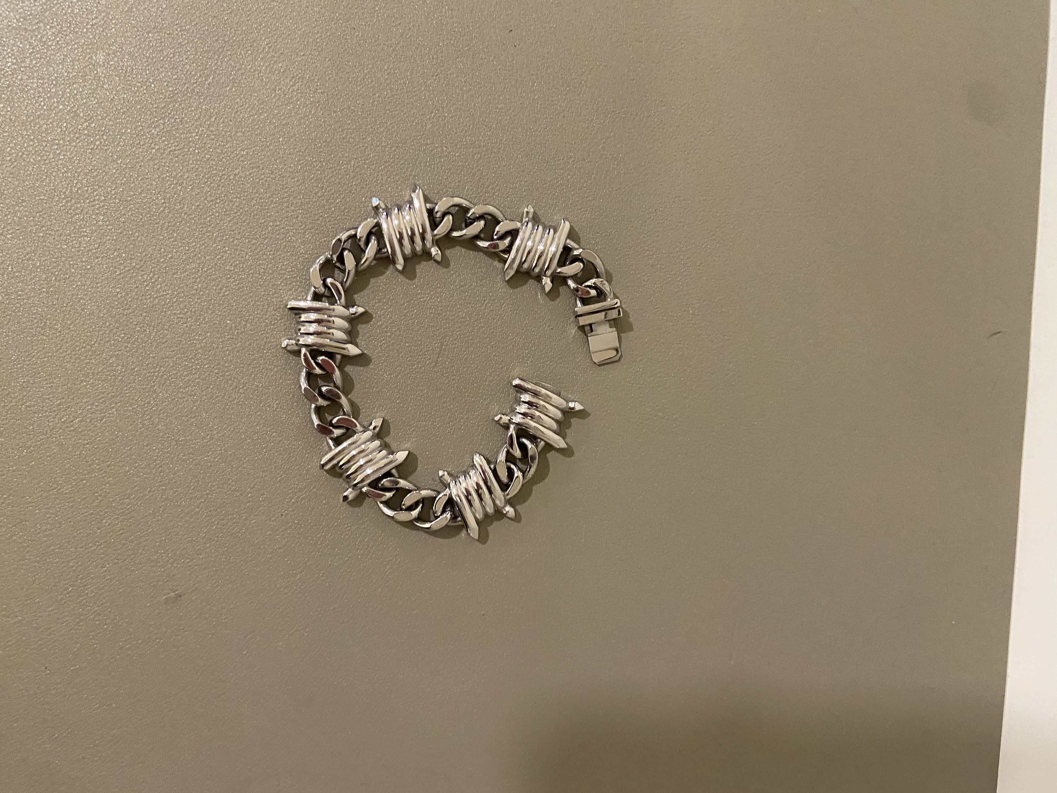 Other rare Ian Delucca pure silver barbed wire bracelet deadstock Size ONE SIZE - 1 Thumbnail