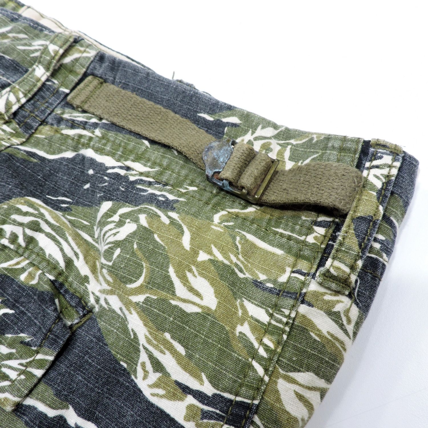 Neighborhood NEIGHBORHOOD TIGER STRIPES PATTERN COMBAT CARGO SHORT PANTS Size US 32 / EU 48 - 16 Thumbnail