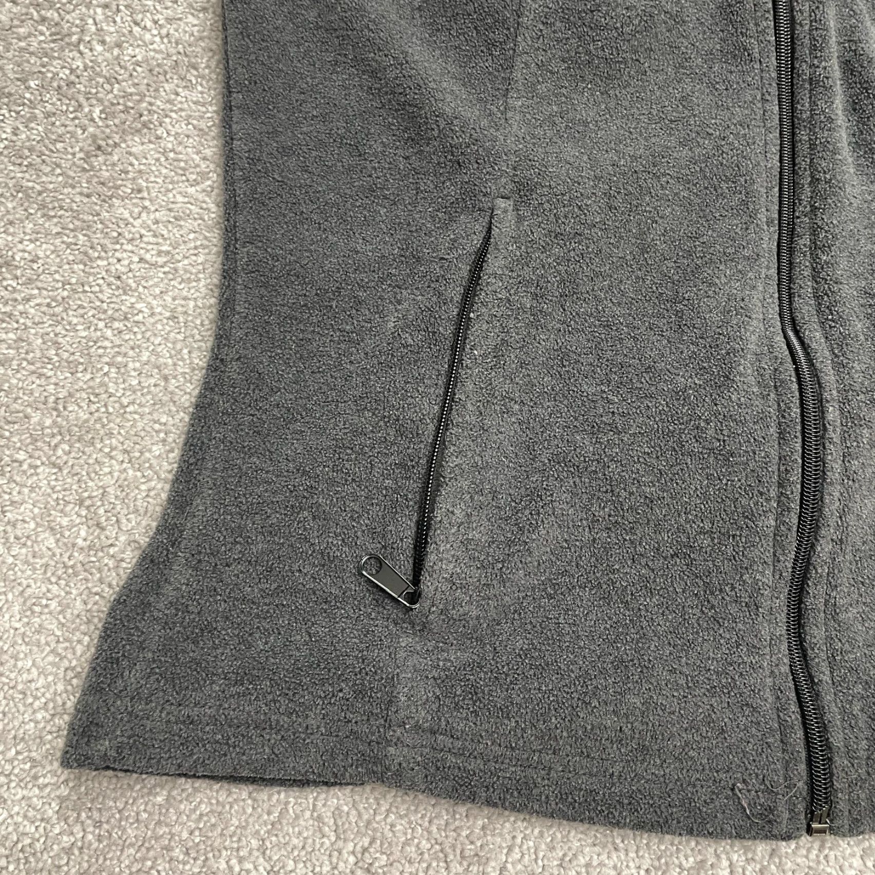 Vintage Columbia Benton Springs Vest Womens Medium Gray Fleece Full Zip Outdoor Pockets Size M / US 6-8 / IT 42-44 - 5 Thumbnail