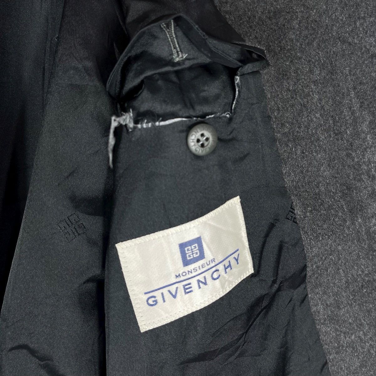 Givenchy Vintage Monsieur Givenchy 100% Cashmere Overcoat Size US L / EU 52-54 / 3 - 14 Thumbnail
