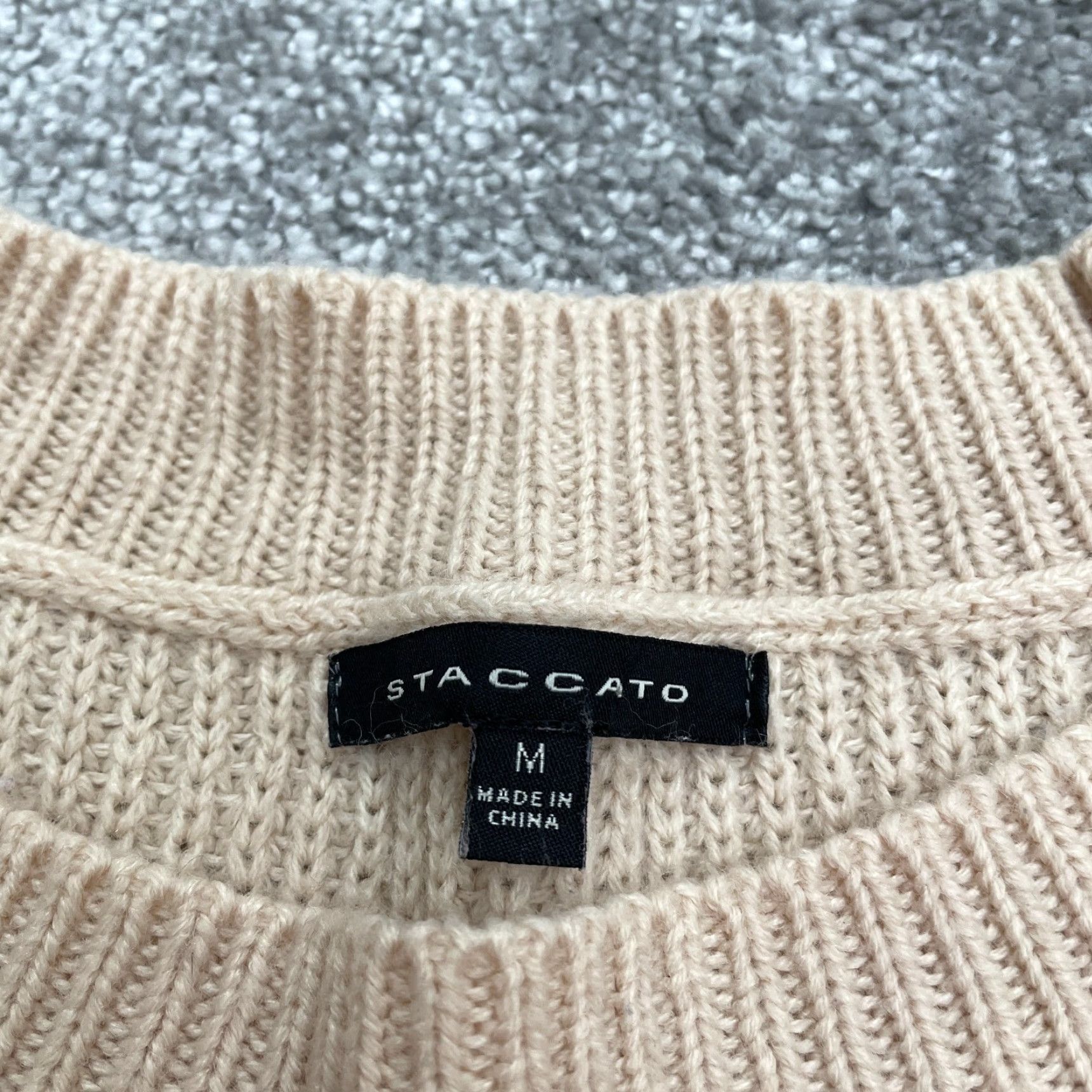 Vintage Staccato Sweater Women Medium Beige Raglan Side Holes Knit Acrylic Pullover Designer Classic Size M / US 6-8 / IT 42-44 - 4 Thumbnail