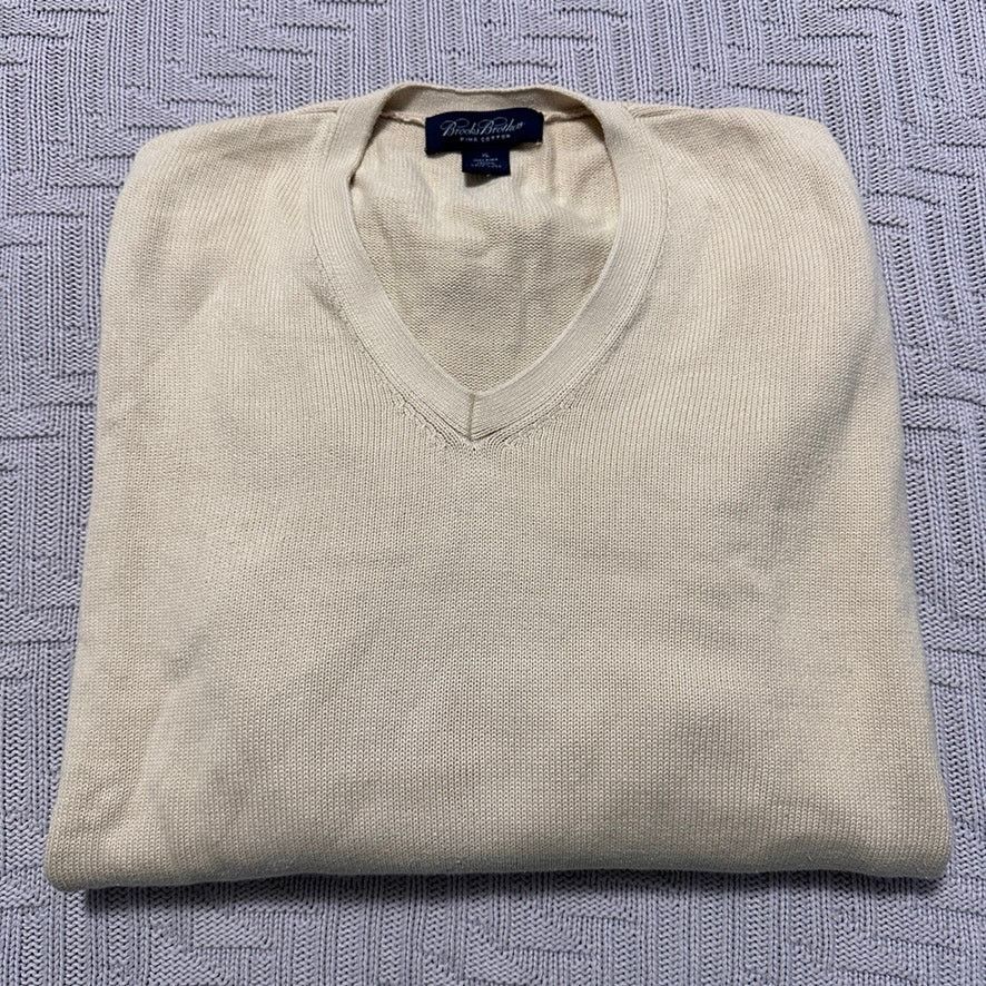 Brooks Brothers Brooks Brothers cream v neck cotton sweater Size US XL / EU 56 / 4 - 1 Thumbnail