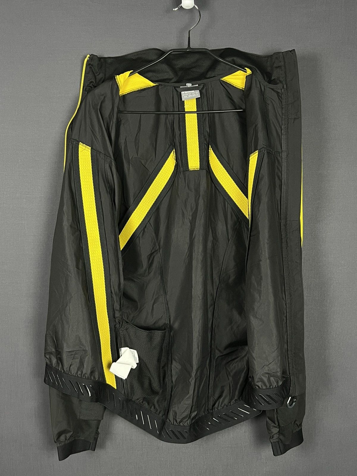 Puma × Vintage Men's soccer jacket Puma BVB 09 Borussia Dortmund size M Size US M / EU 48-50 / 2 - 9 Thumbnail