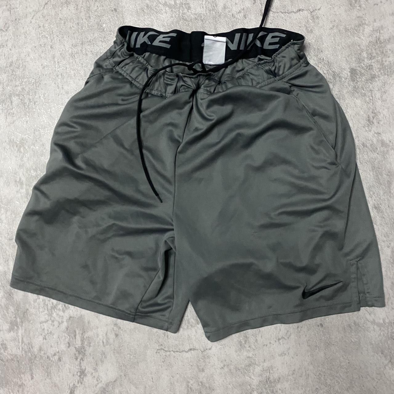 Nike Nike grey gym shorts #fitness Size US 32 / EU 48 - 1 Thumbnail
