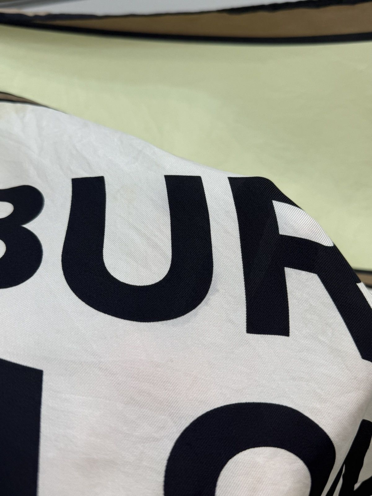 Burberry Burberry London Runway 17.02.2020 Silk Scarf Size ONE SIZE - 3 Thumbnail