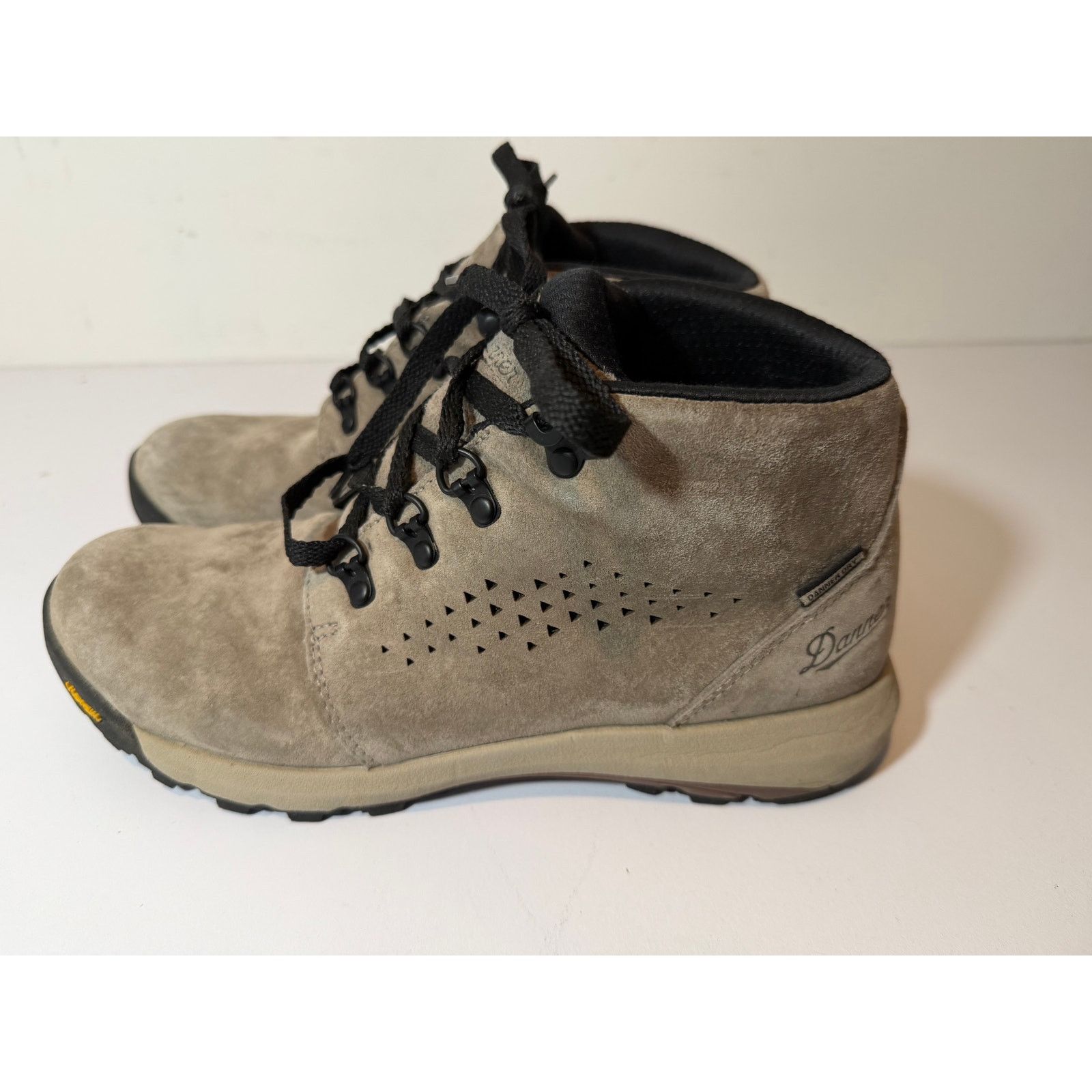 Danner Danner Inquire Mid Boots Women’s 9M Gray Vibram Waterproof Size US 9 / IT 39 - 2 Thumbnail