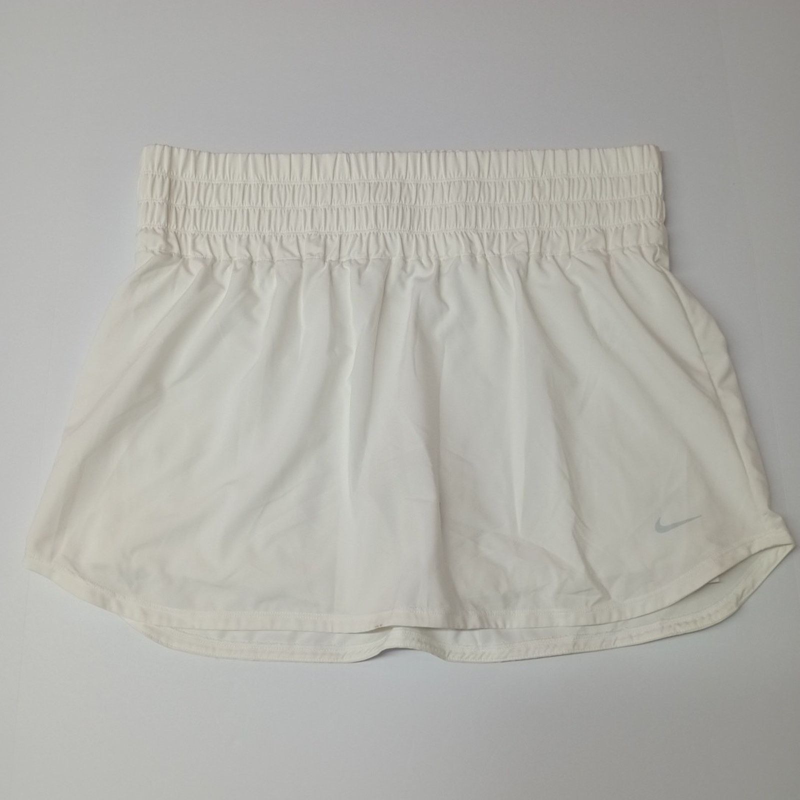 Nike Nike Women's Ultra-High Waisted One Skort WR4 White Size XL Size 36" / US 14 / IT 50 - 1 Thumbnail