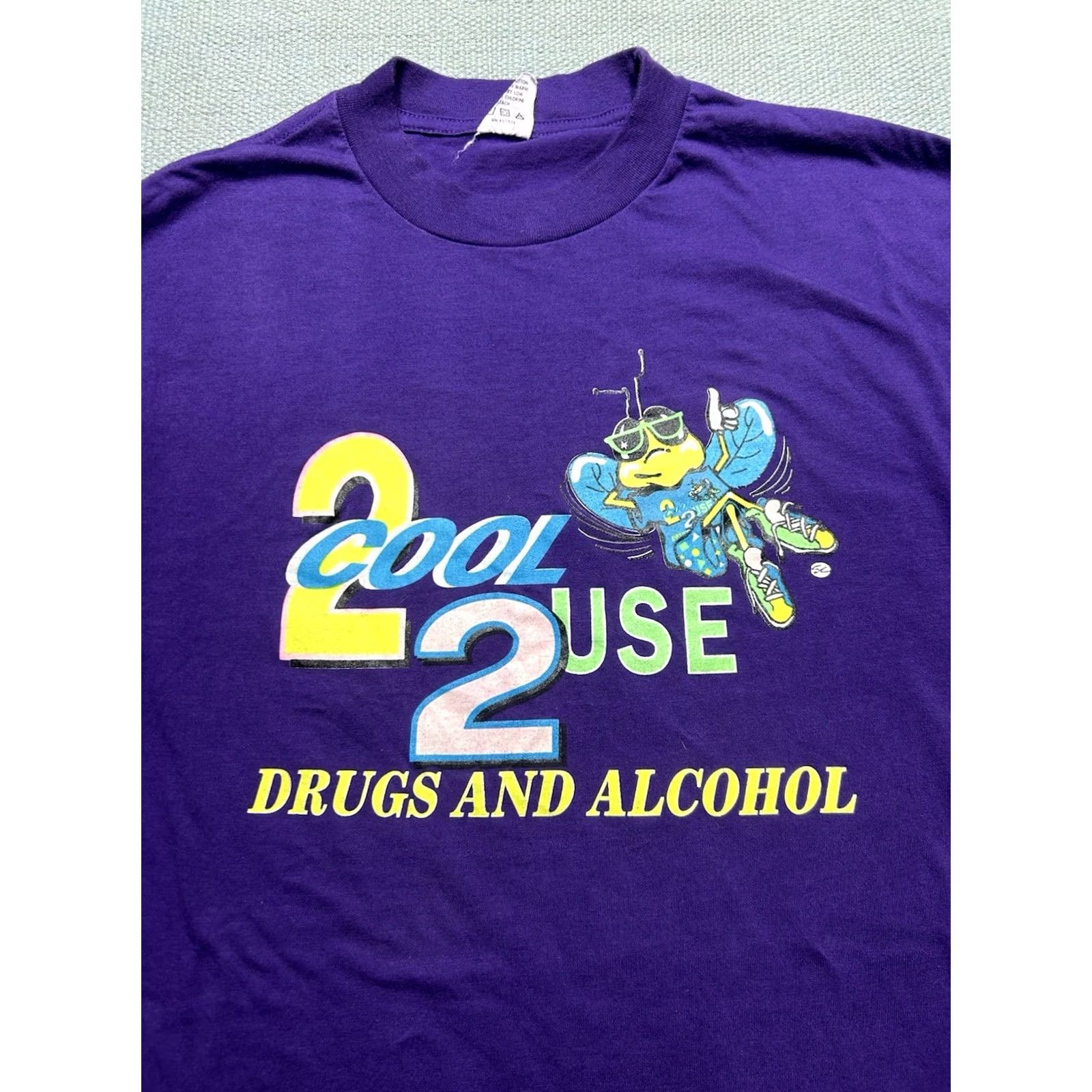 Vintage VINTAGE AND T Shirt Too cool to use drugs and alcohol bee Dare purple L/XL Shirt Mens Size US L / EU 52-54 / 3 - 2 Thumbnail