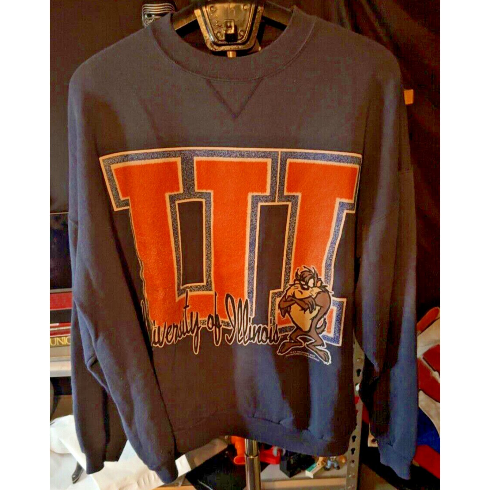 Vintage Vintage Fighting Illini 1995 Taz XXL 29"x28" Size US XXL / EU 58 / 5 - 1 Thumbnail