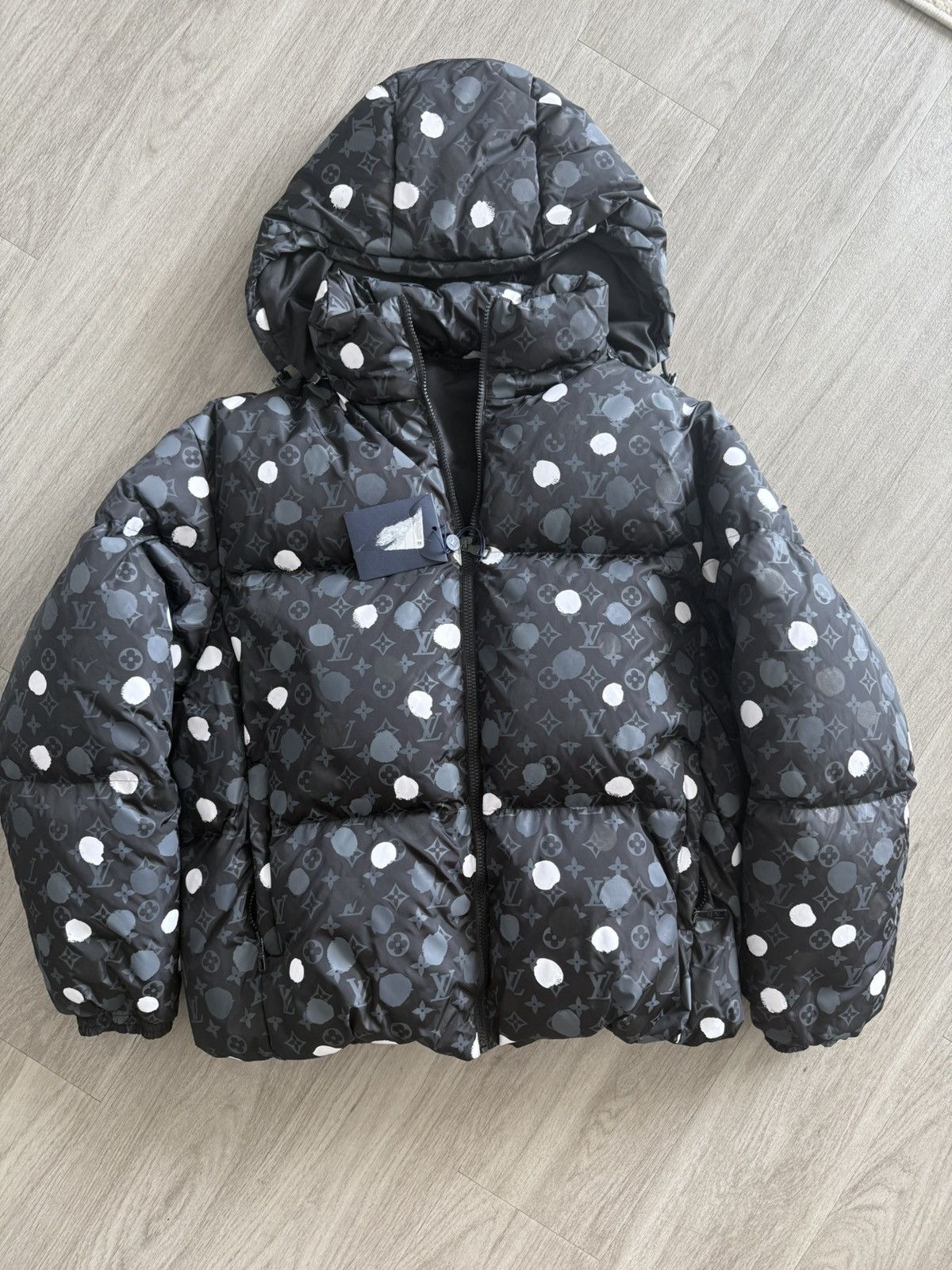 Louis Vuitton × Yayoi Kusama Louis Vuitton x Yayoi Kusama Monogram Painted Dots Coat Size US L / EU 52-54 / 3 - 1 Thumbnail