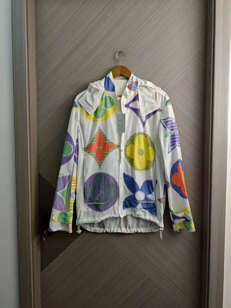 Louis Vuitton Louis Vuitton Three-flower windbreaker jacket Size US S / EU 44-46 / 1 - 1 Thumbnail