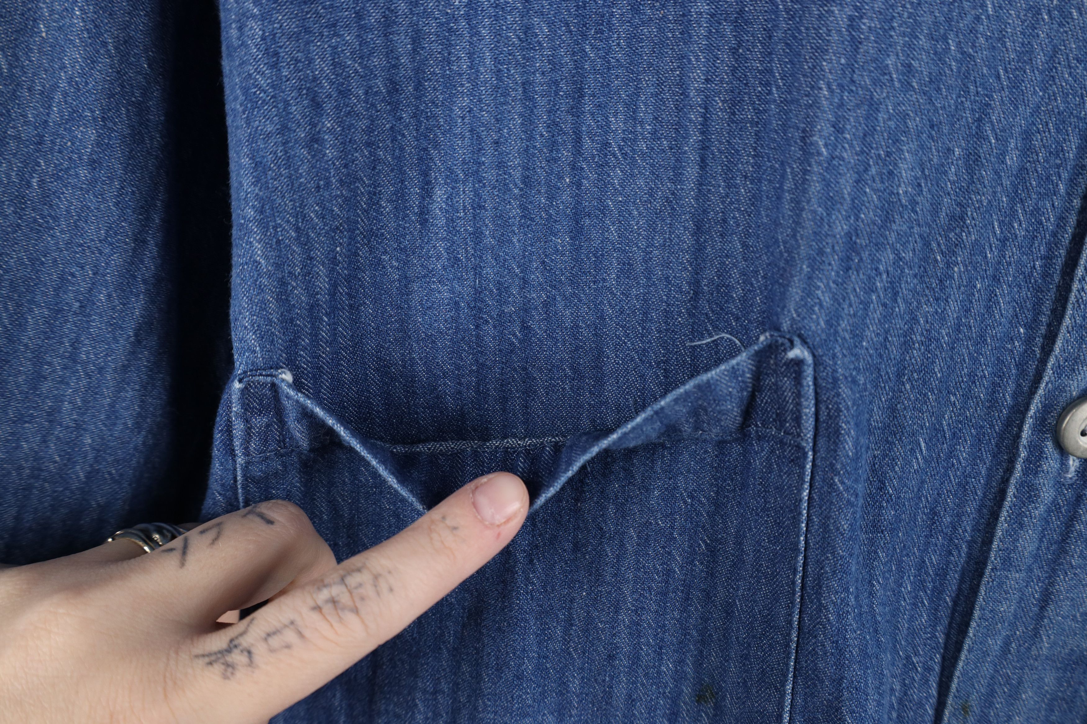 Vintage Vintage 90s Streetwear Striped Denim Jean Button Down Shirt Size US L / EU 52-54 / 3 - 4 Thumbnail