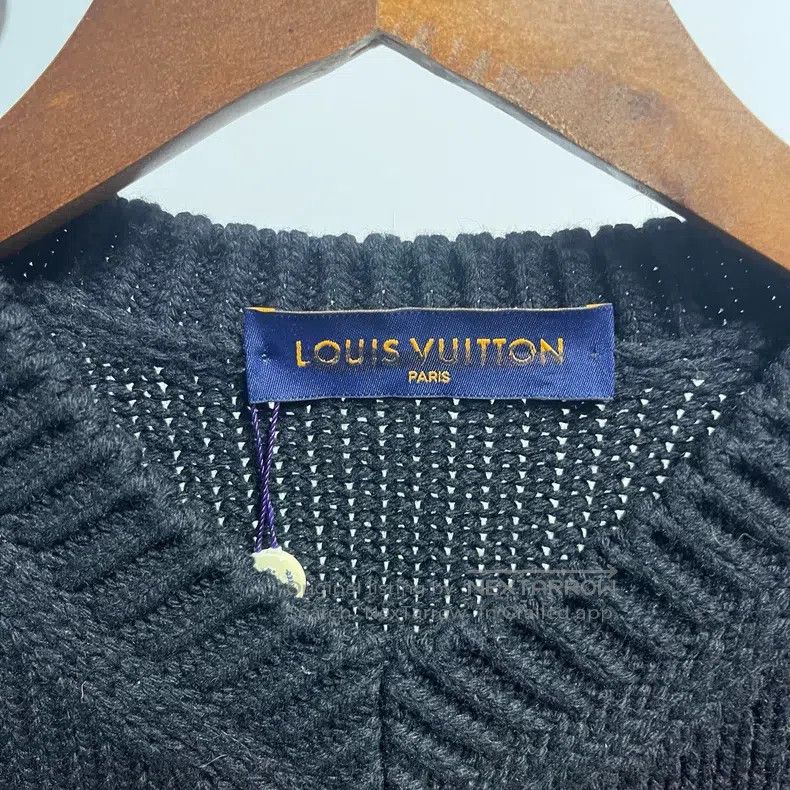Louis Vuitton Louis Vuitton Sweater with short sleeves Size US M / EU 48-50 / 2 - 3 Thumbnail