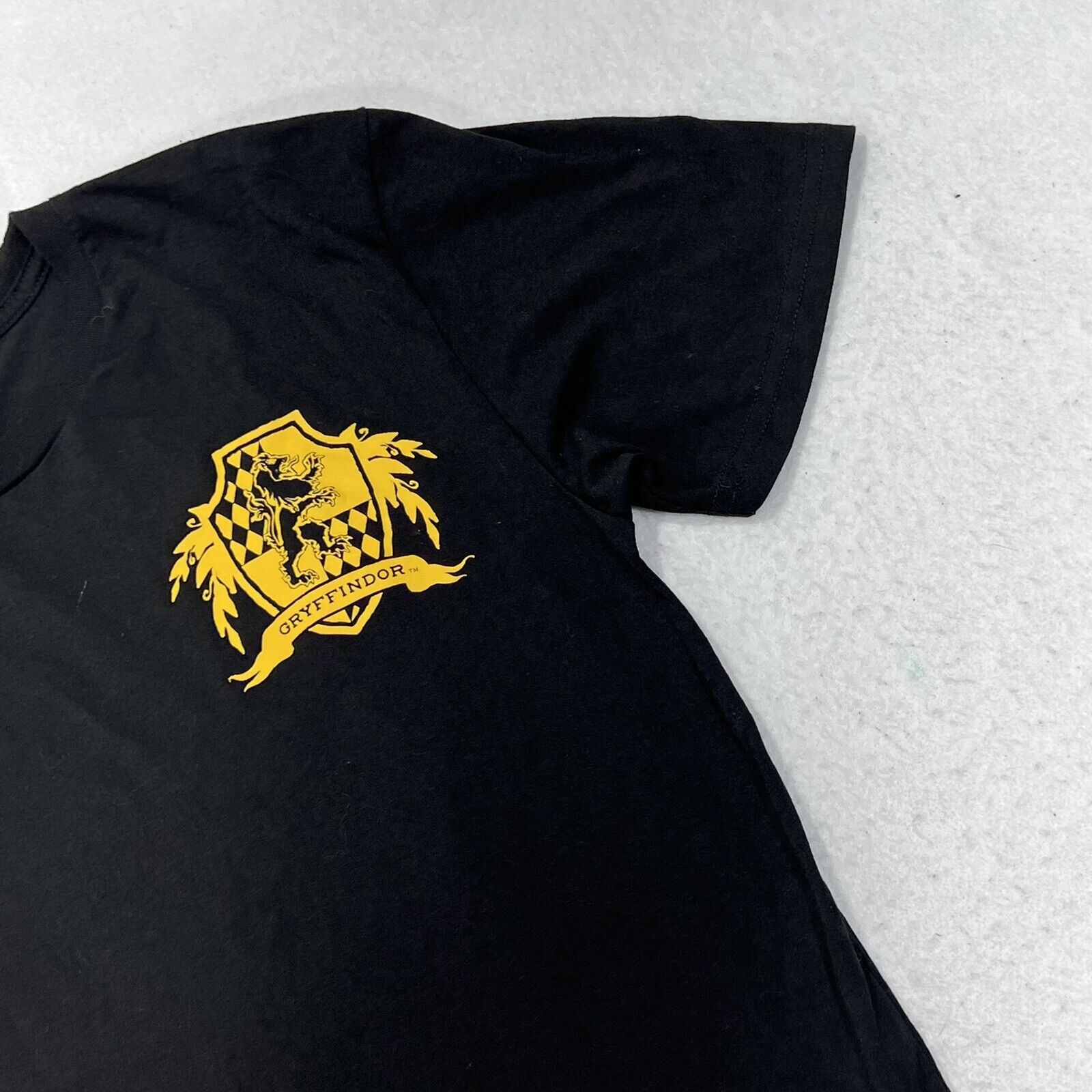 Universal Studios Harry Potter Gryffindor Logo Graphic T Shirt & Cape Size US M / EU 48-50 / 2 - 4 Thumbnail