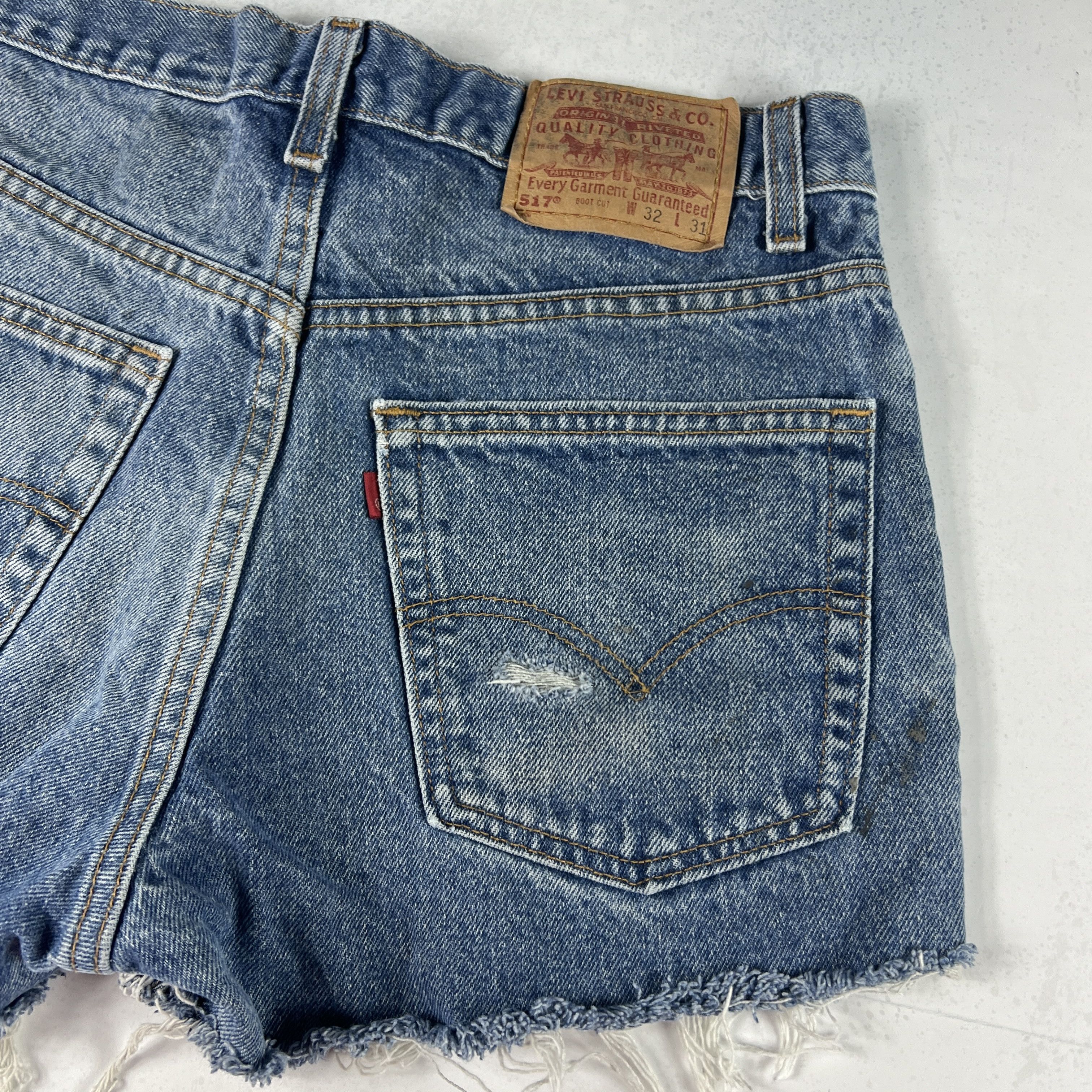 Levi's × Vintage VTG 90s Levi's Jean Shorts 517 Cut Off Thrashed Denim Jorts Size US 30 / EU 46 - 10 Thumbnail