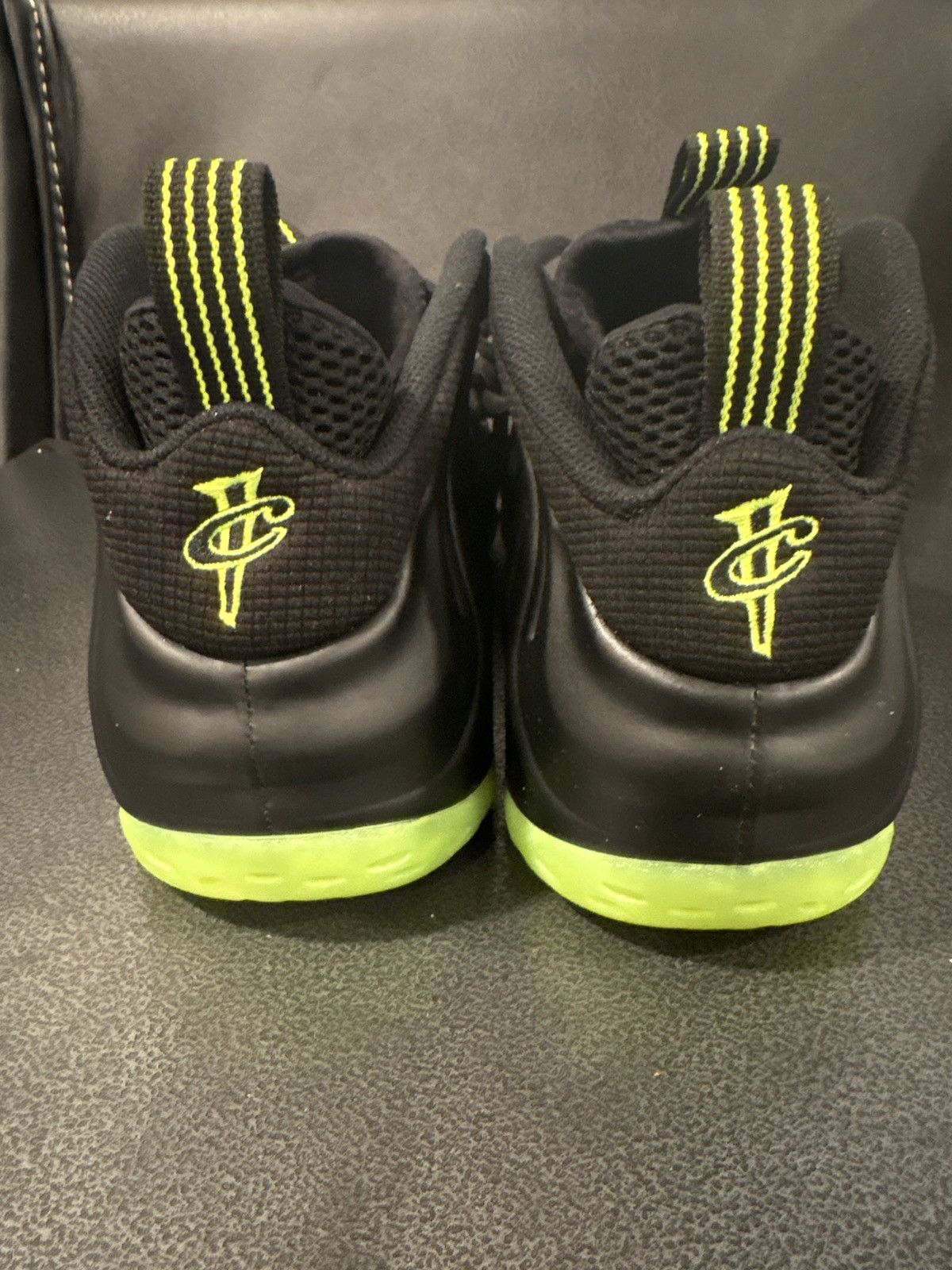 Nike × Vintage Black/volt foamposite Size US 11 / EU 44 - 9 Thumbnail