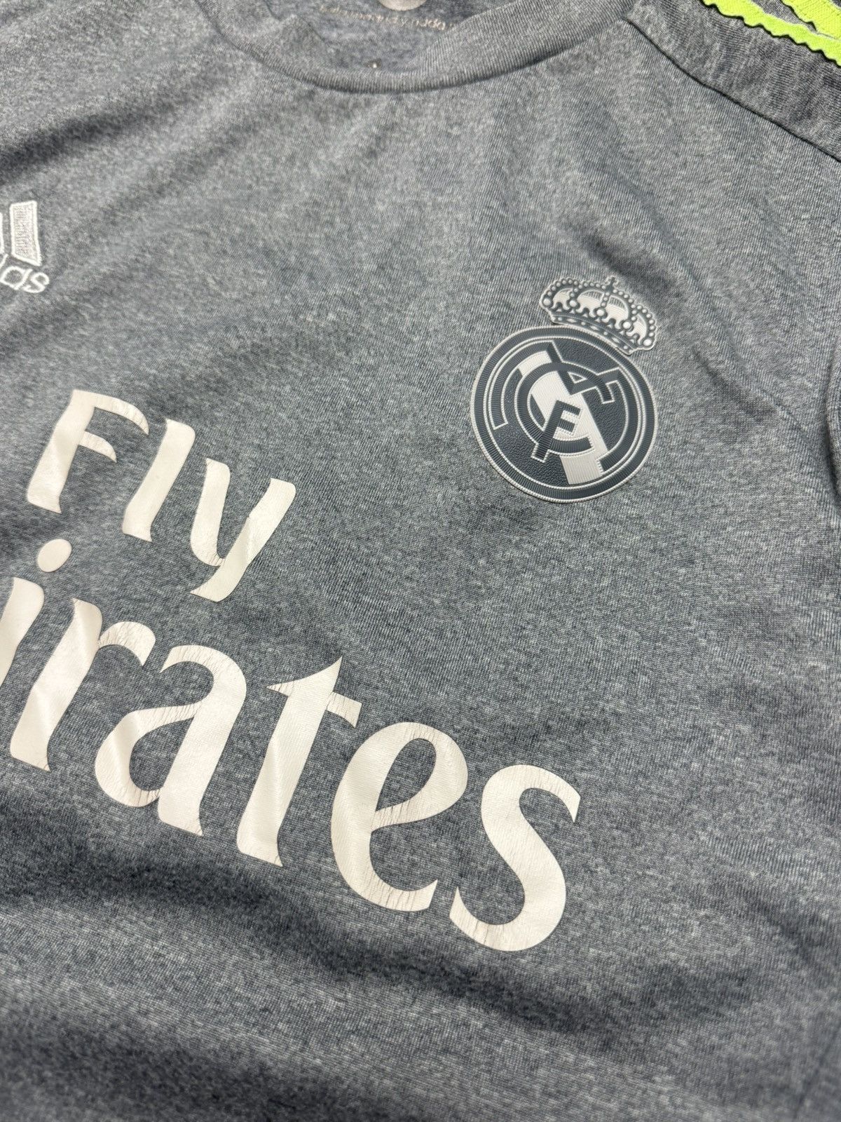 Adidas RARE vintage Real Madrid adidas soccer jersey Sergio Ramos Size US M / EU 48-50 / 2 - 9 Thumbnail