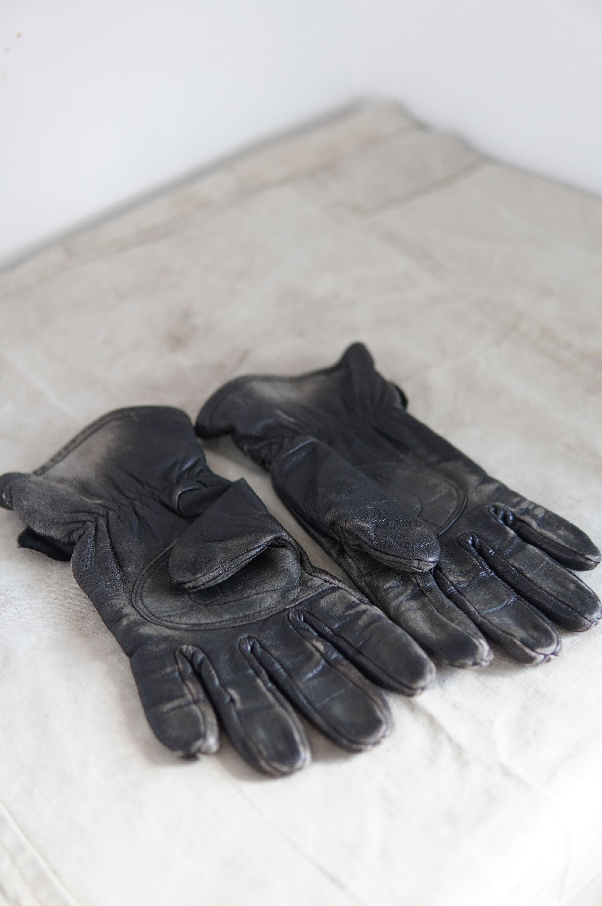 Genuine Leather Vintage German Army Motocycle Faded Leather Gloves Size ONE SIZE - 2 Thumbnail