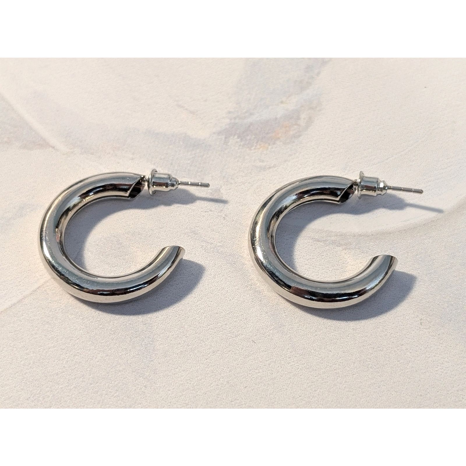 Vintage Classic Stylish Vintage 1980s Silver-Tone Open Hoop Earrings Size ONE SIZE - 1 Thumbnail