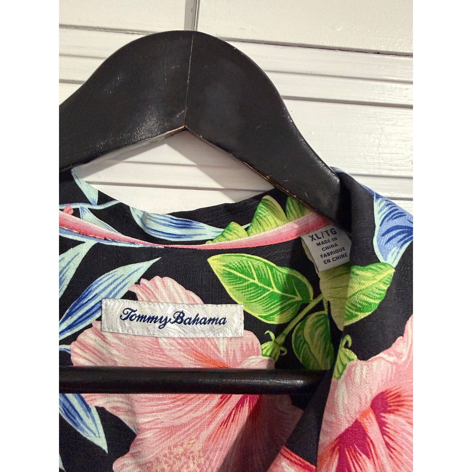 Tommy Bahama Tommy Bahama 100% Silk Hawaiian Shirt Men's Size XL Size US XL / EU 56 / 4 - 3 Thumbnail