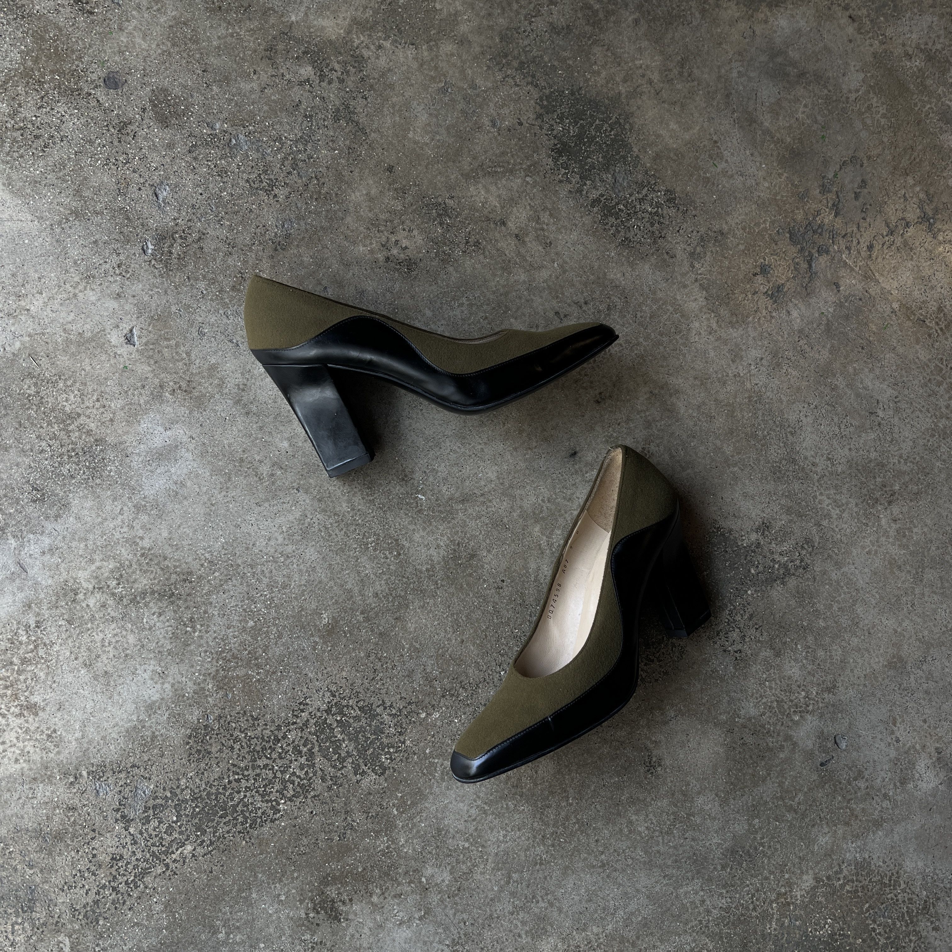 Salvatore Ferragamo Salvatore Ferragamo Two-Tone Block Heels Size US 8 / IT 38 - 2 Thumbnail