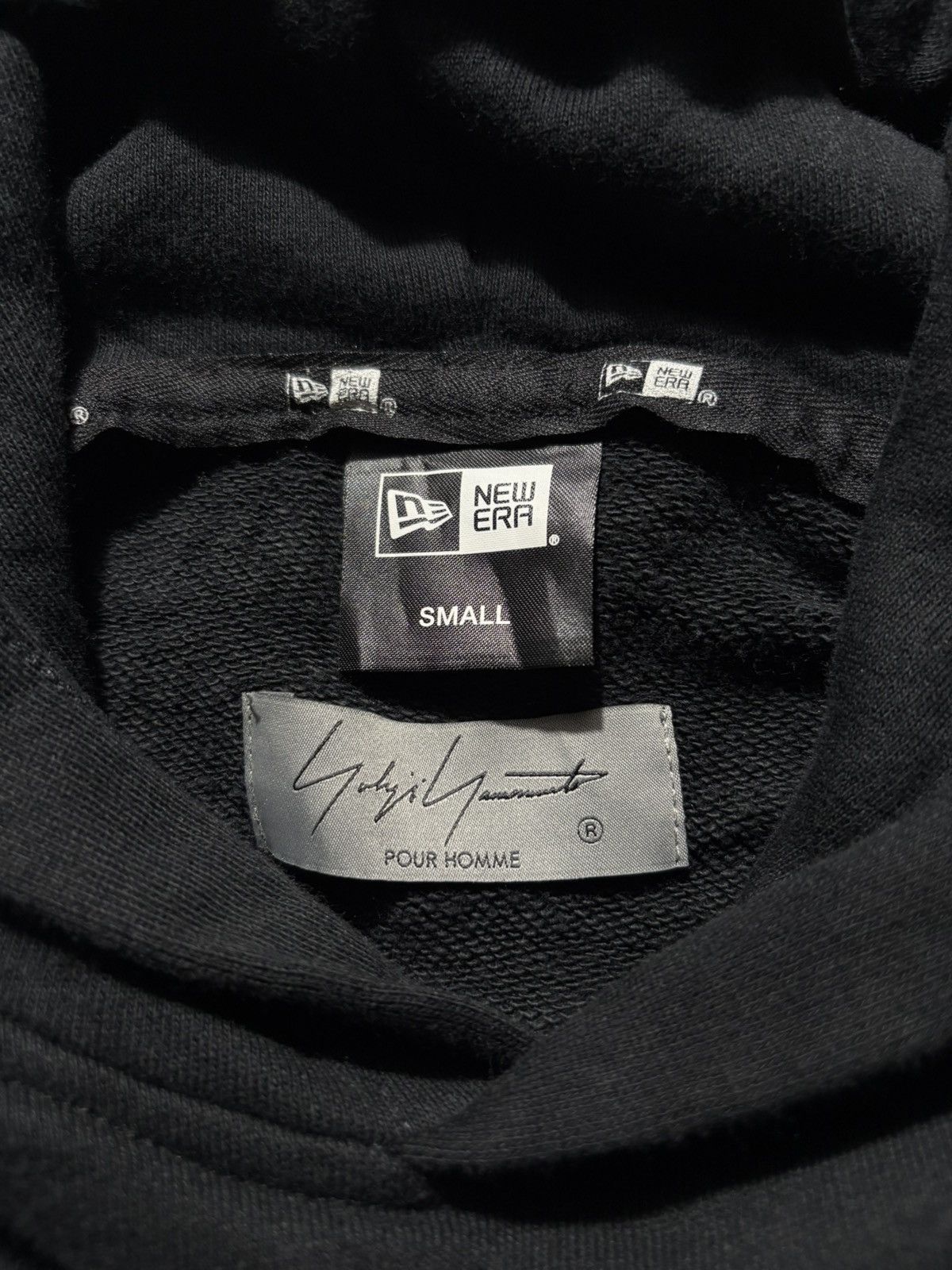 New Era × Yohji Yamamoto YOHJI YAMAMOTO-NEW ERA SPELLOUT LOGO HOODIE Size US S / EU 44-46 / 1 - 4 Thumbnail