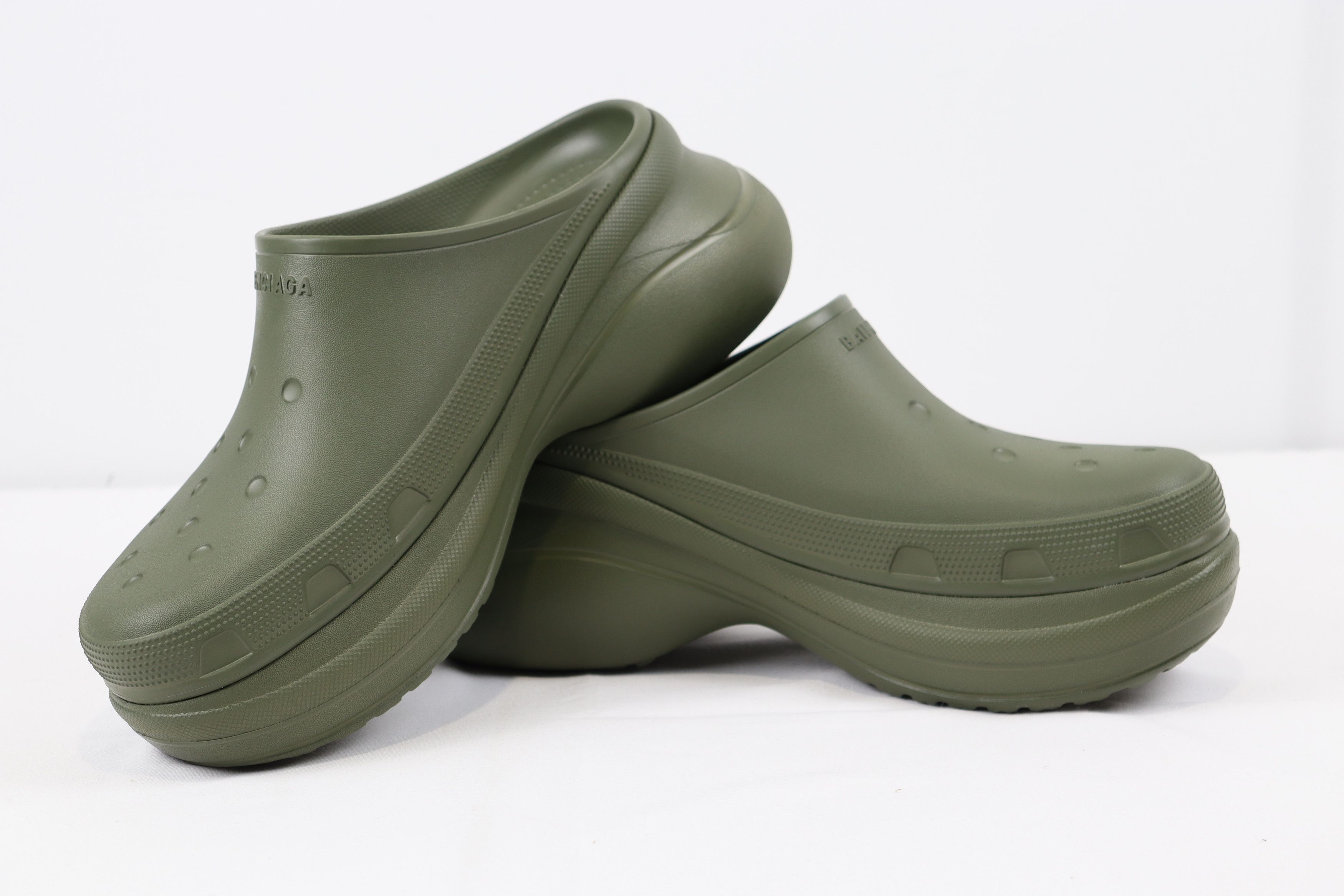 Balenciaga × Crocs o1rshd1 Crocs Mule / Slip On Clogs in Kaki / Khaki Size US 11 / EU 44 - 9 Thumbnail