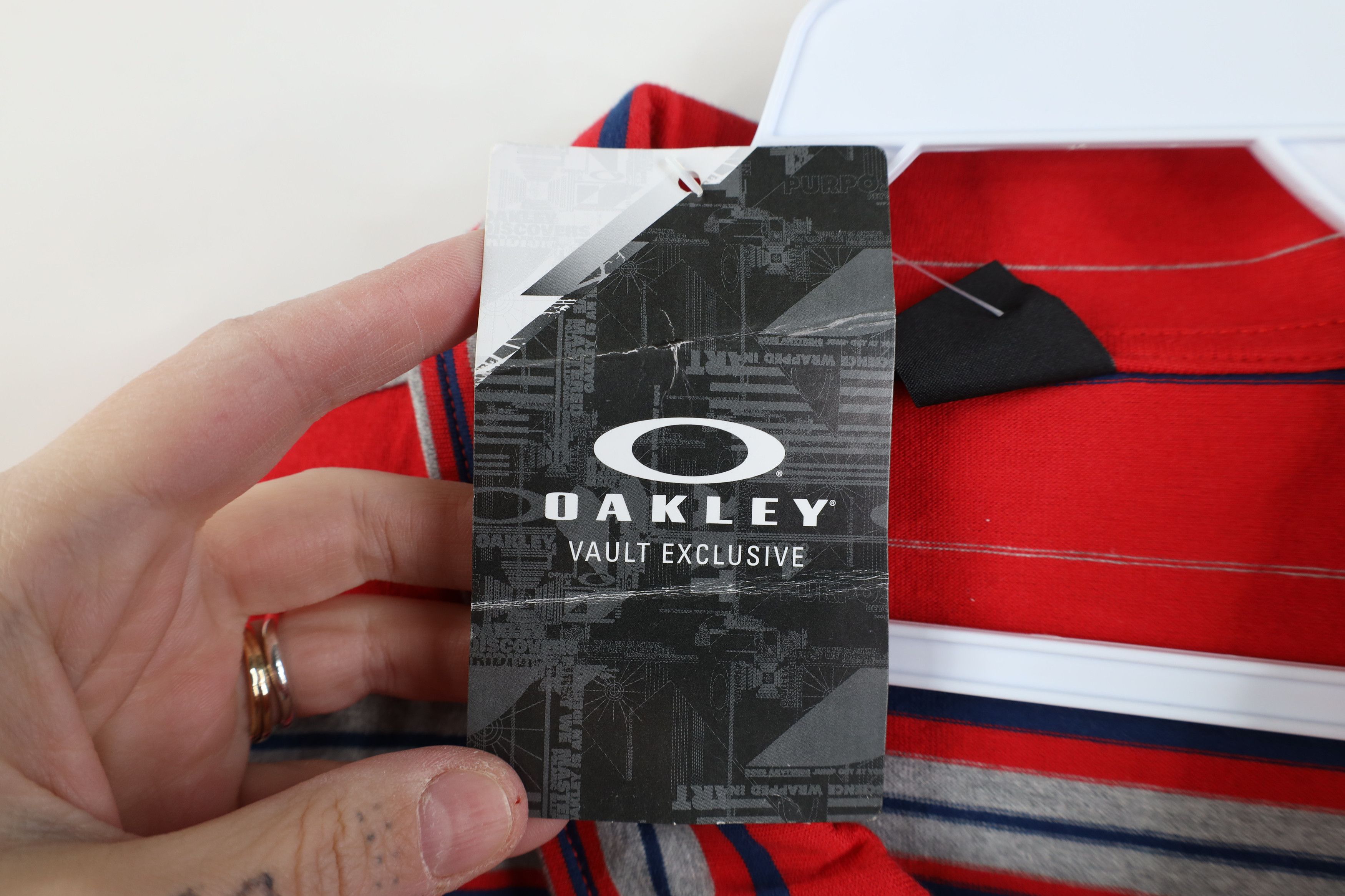 Oakley Deadstock Vintage Y2K Oakley Knit Collared Polo Shirt Red Size US M / EU 48-50 / 2 - 6 Thumbnail