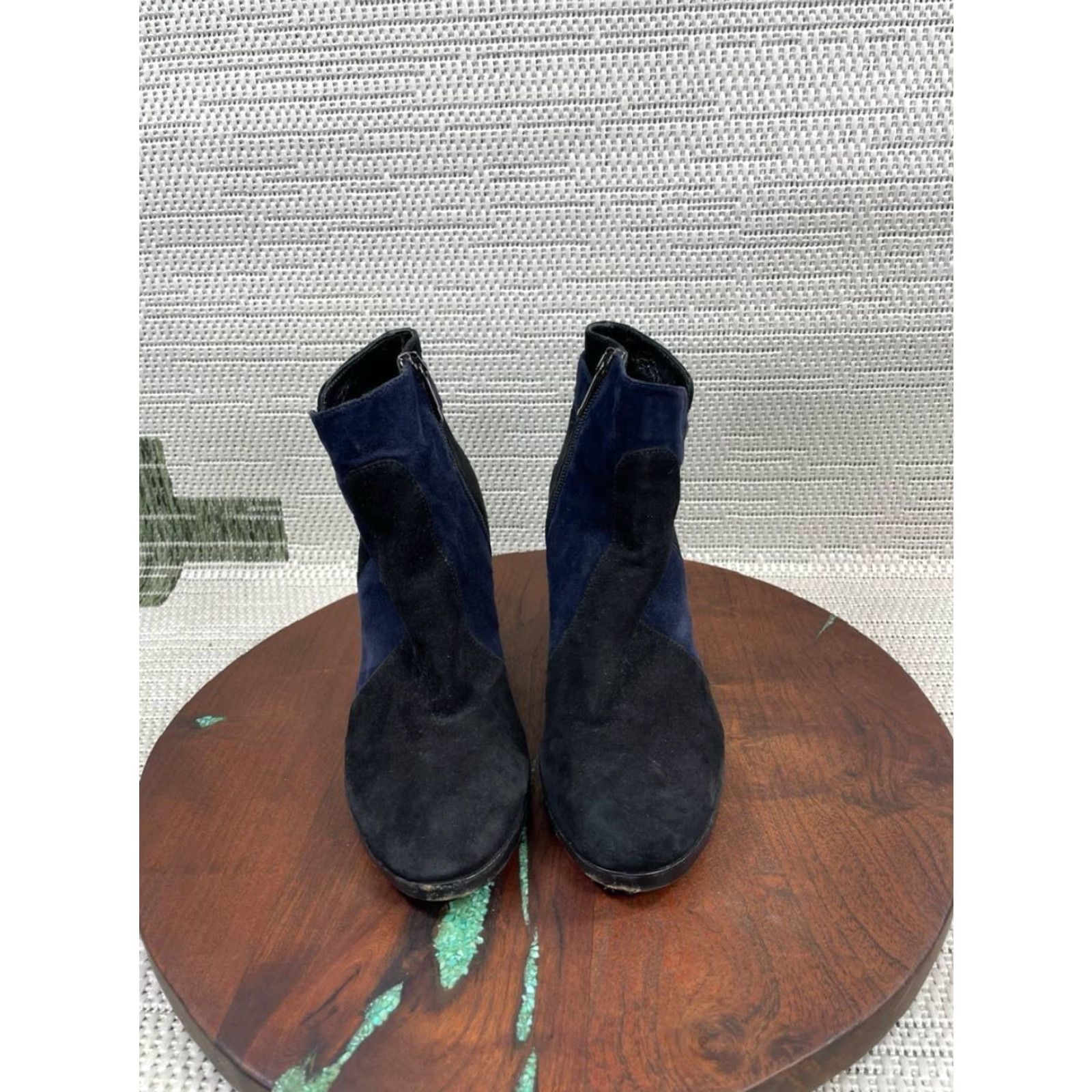 Aquatalia Aquatalia Boots Womens 7 US Eliana Black Suede Ankle Side Zip Heeled Bootie Women's Boots Suede Black Eliana Aquatalia Bootie Size US 7 / IT 37 - 4 Thumbnail