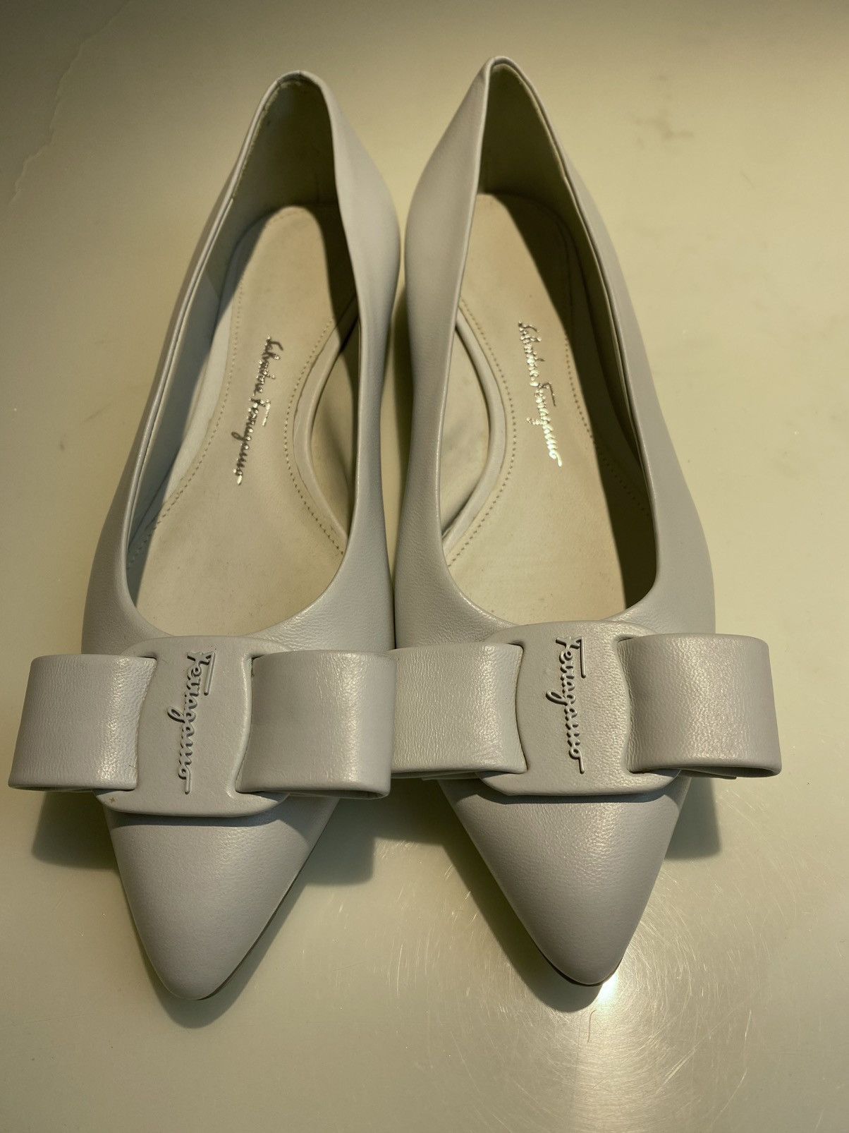 Salvatore Ferragamo Salvatore Ferragamo Viva White Leather Flat Shoes Size5 Size US 5 / IT 35 - 3 Thumbnail