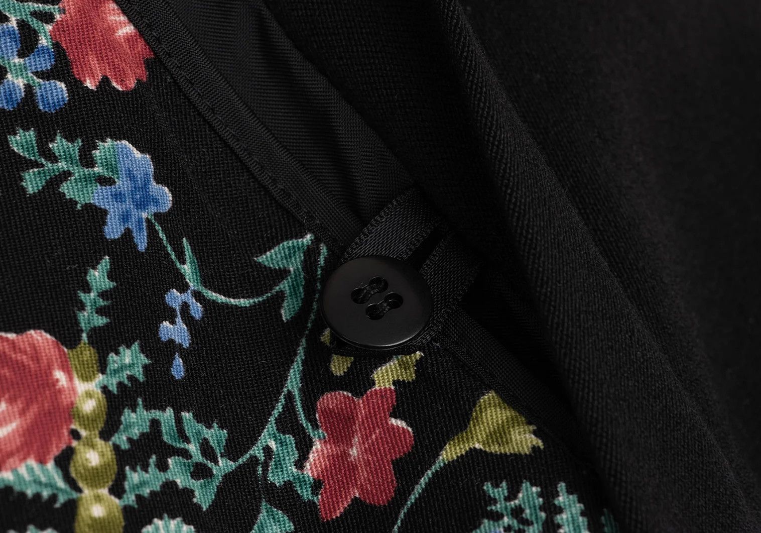 Comme des Garcons Homme Plus Flower Liner Wool 2B Jacket in Black Size S Size US S / EU 44-46 / 1 - 15 Thumbnail