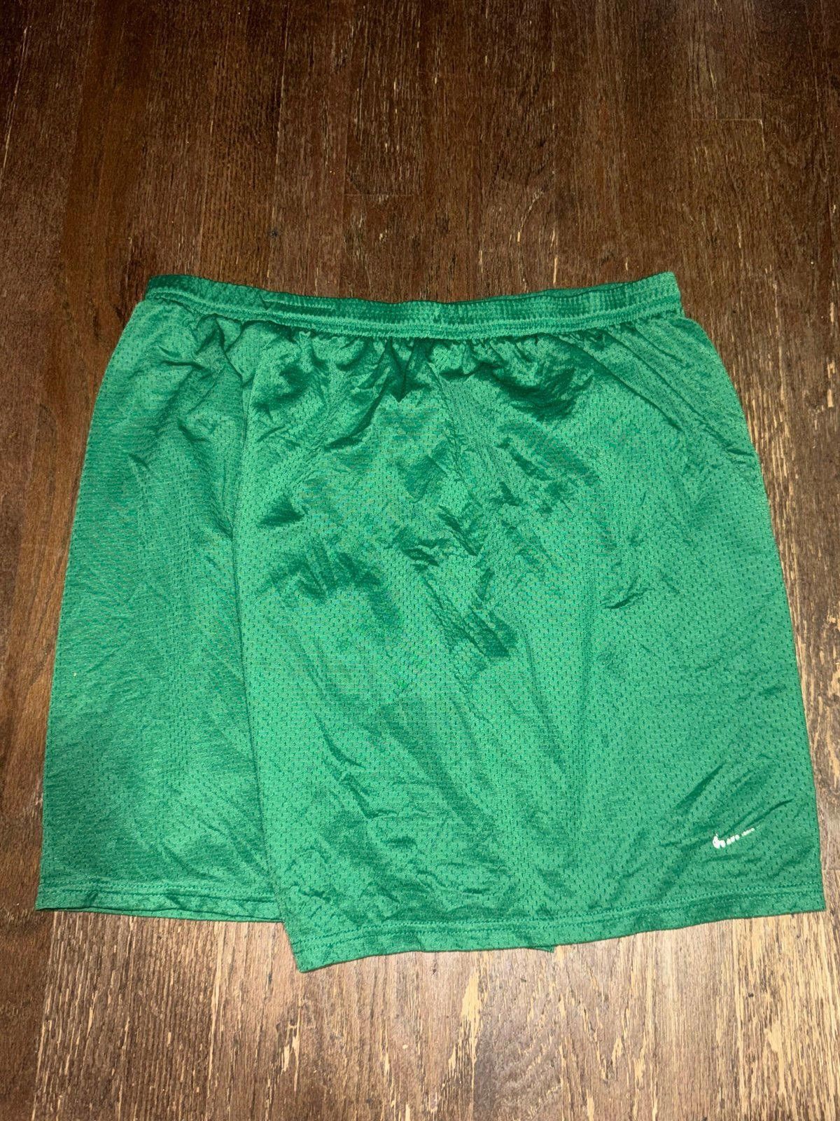 Nike Nike Team Sports Celtics NBA Mesh Shorts Rare Hoops Sz XXL Size US 40 / EU 56 - 8 Thumbnail