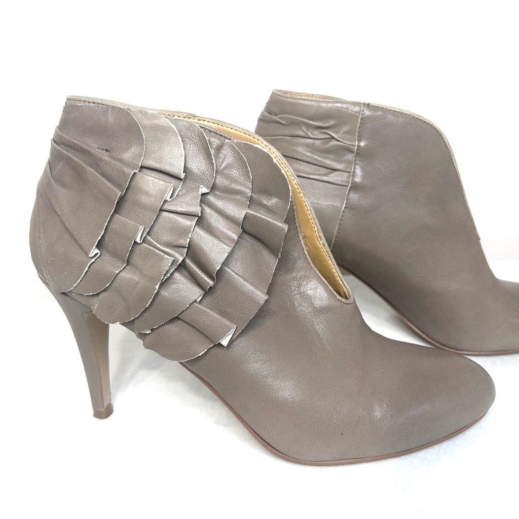 Nine West Women's Nine West Taupe Gray ruffle Boots Size 9 Size US 9 / IT 39 - 2 Thumbnail