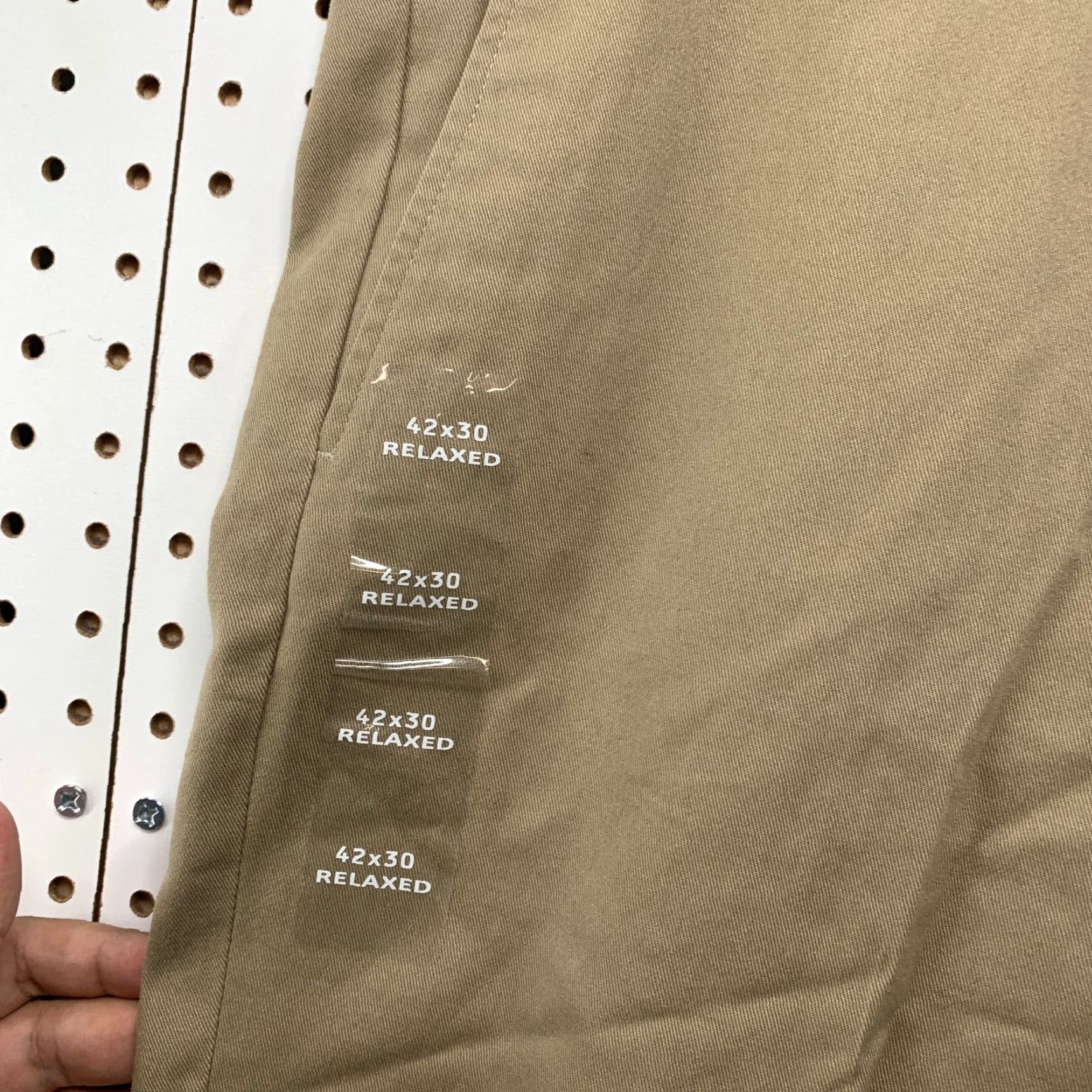 Eddie Bauer Eddie Bauer Pants Mens 42x30 Chino Khaki Relaxed Straight Beige 42 Chest Pocket Type Flat Front NWT 90s? Size US 42 / EU 58 - 4 Thumbnail