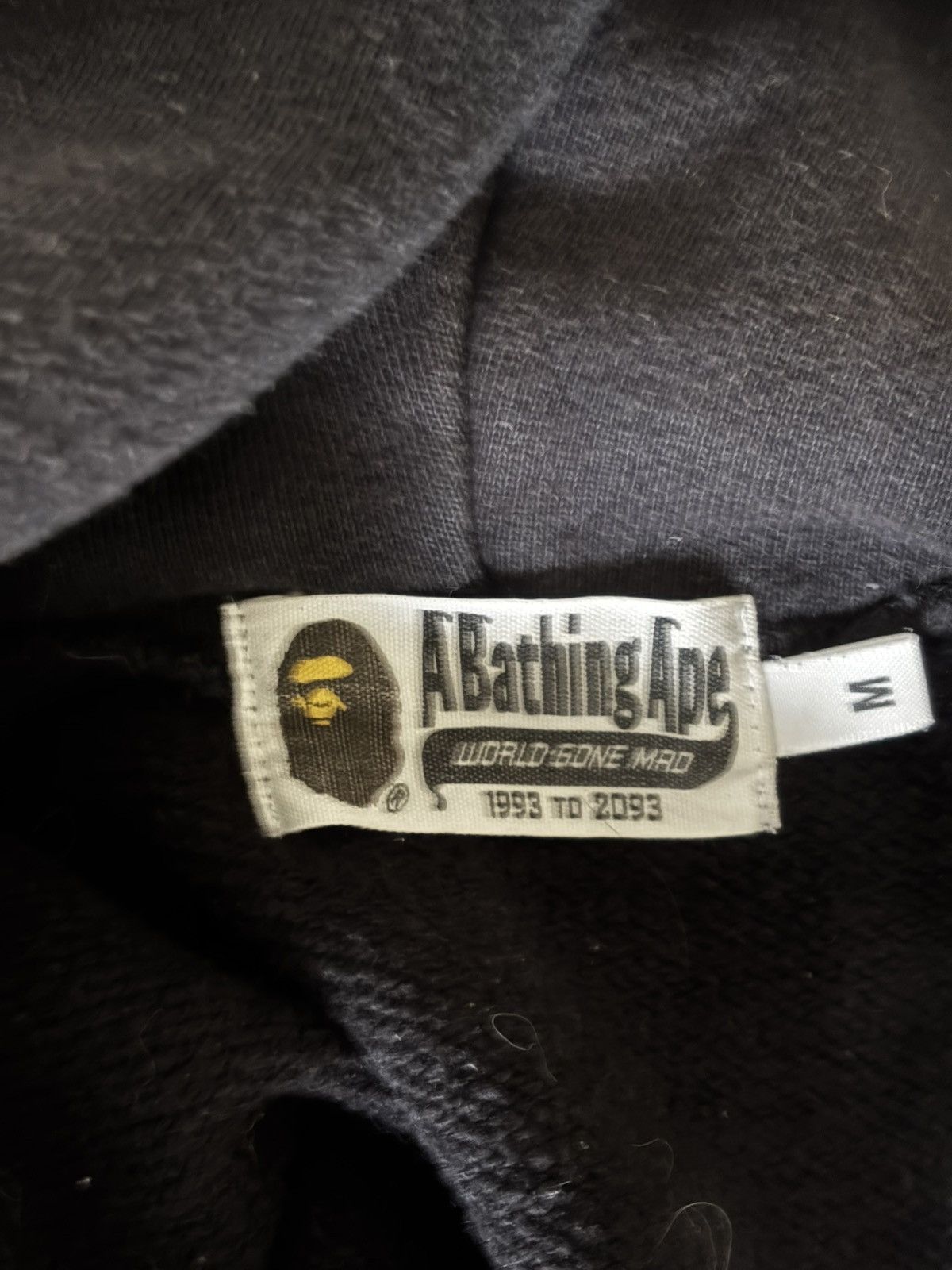Bape Auth ale bape glow in the dark shark full zip hoodie M used Size US M / EU 48-50 / 2 - 5 Thumbnail
