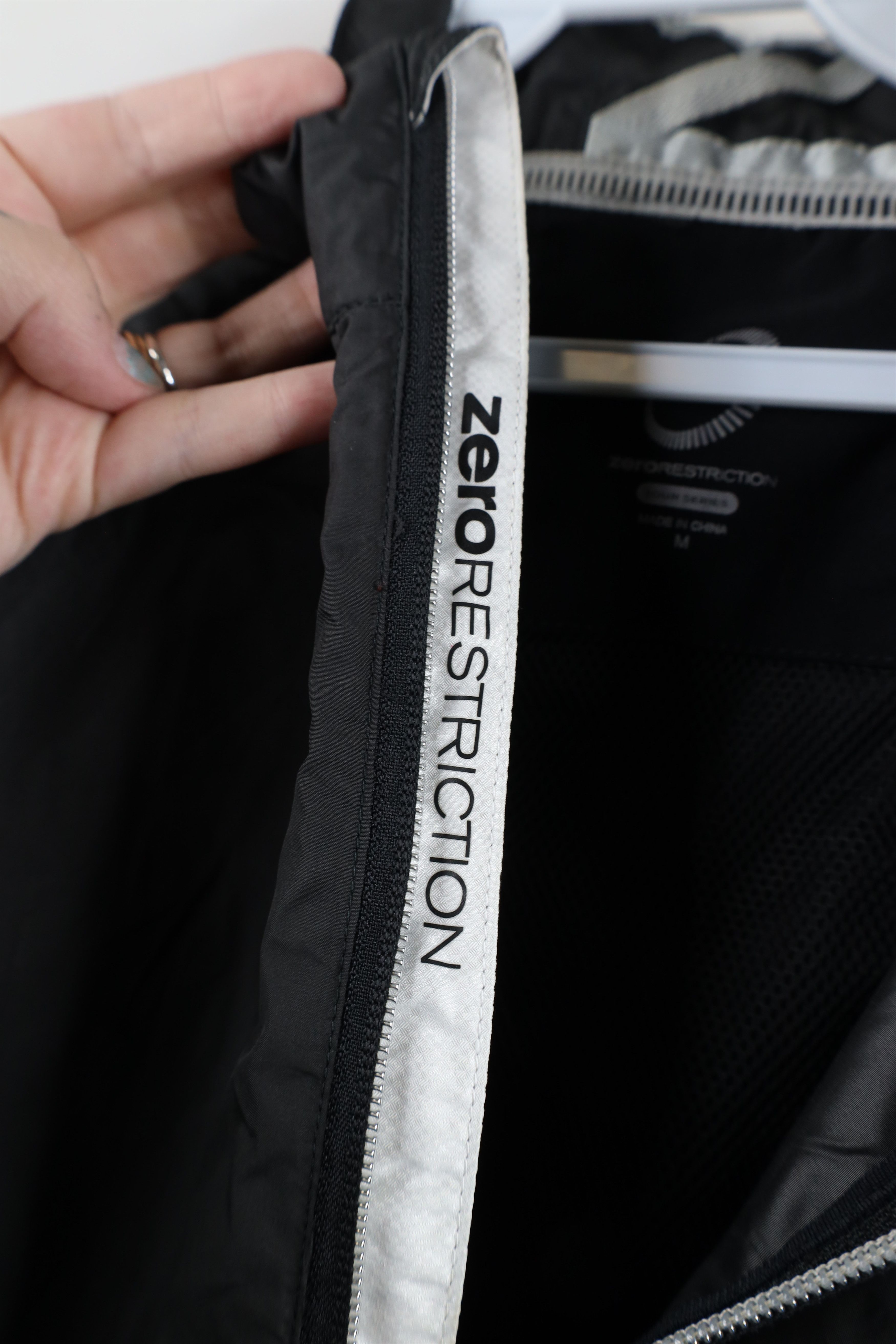 Vintage Zero Restriction Tour Series Short Sleeve Golf Jacket Size US M / EU 48-50 / 2 - 4 Thumbnail